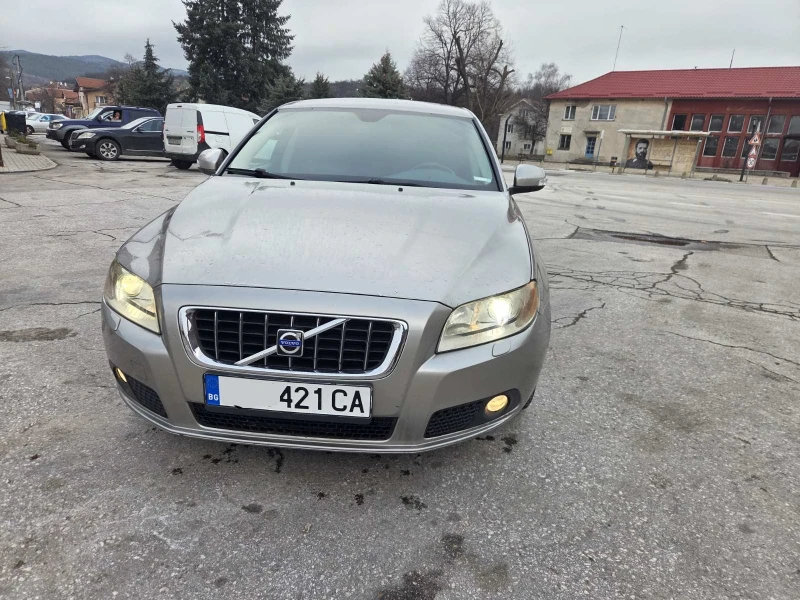 Volvo V70 2, 0d* обслужена* , снимка 2 - Автомобили и джипове - 53181823