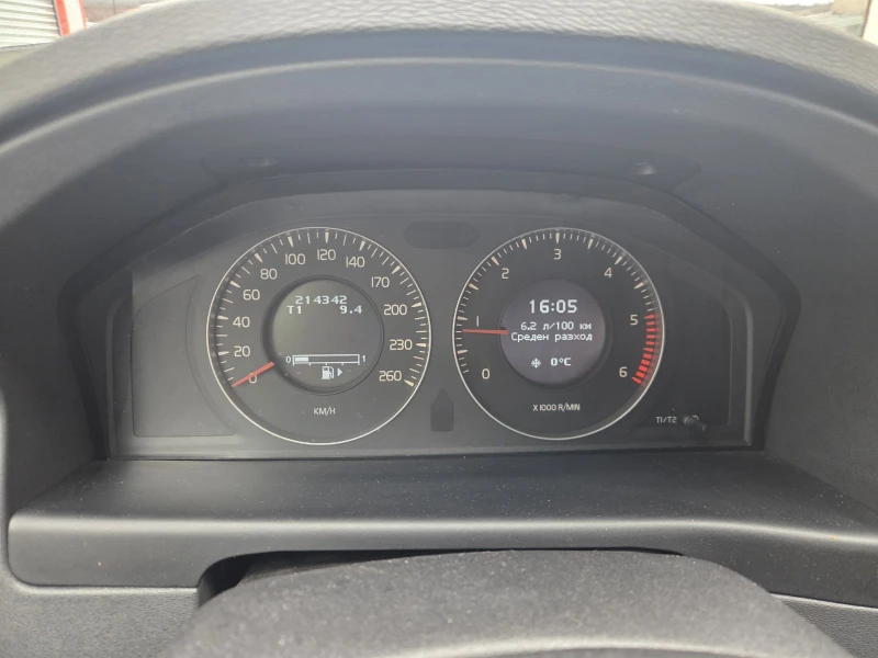 Volvo V70 2, 0d* обслужена* , снимка 10 - Автомобили и джипове - 53181823