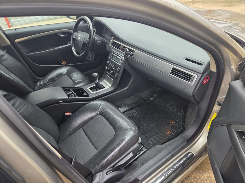 Volvo V70 2, 0d* обслужена* , снимка 12 - Автомобили и джипове - 53181823