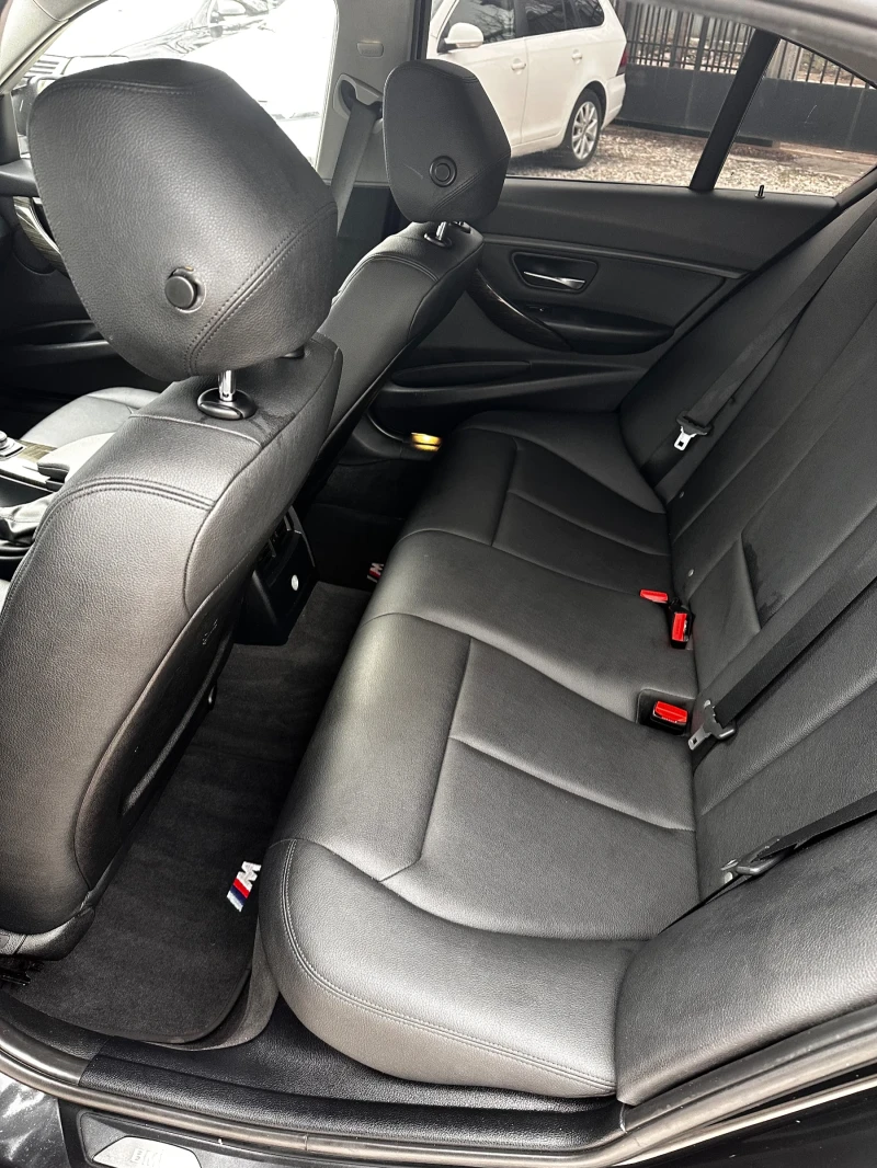 BMW 320 M-PACK / SHADOW LINE, снимка 9 - Автомобили и джипове - 53510439