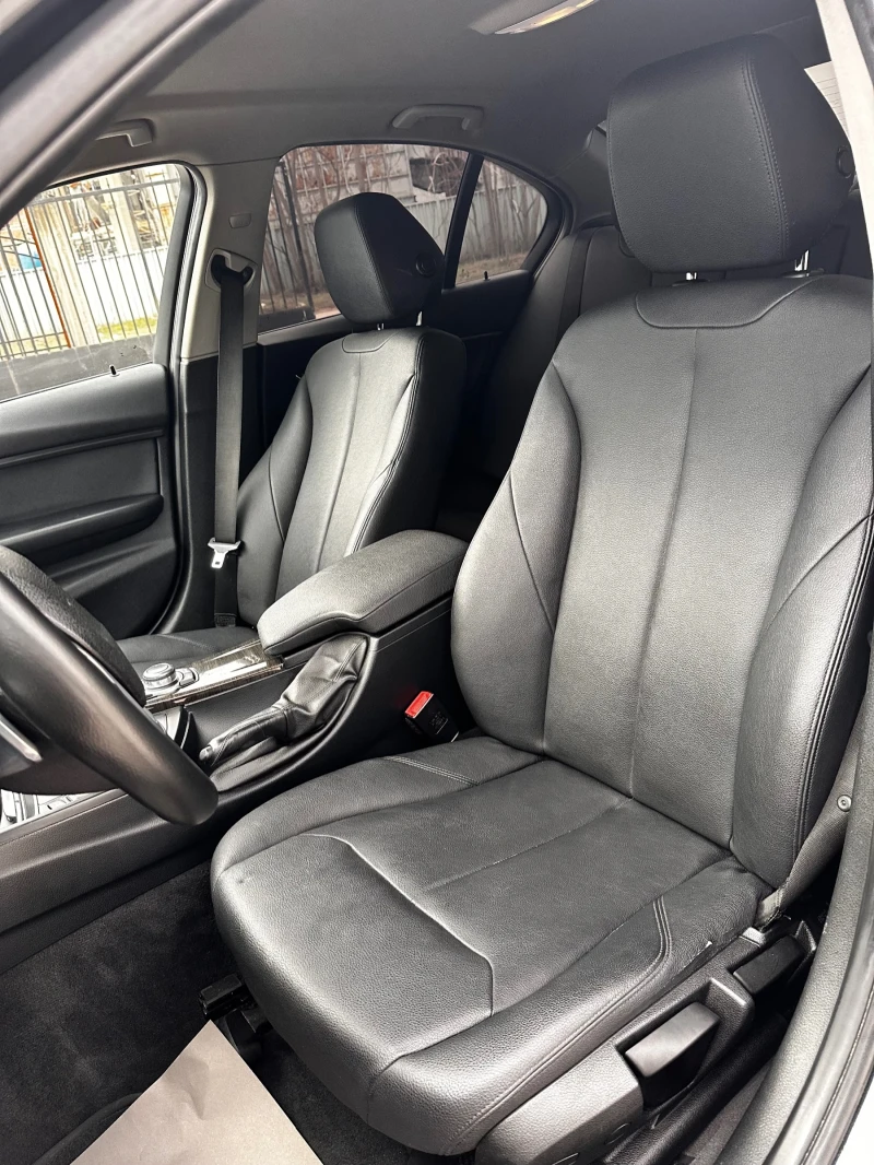 BMW 320 M-PACK / SHADOW LINE, снимка 7 - Автомобили и джипове - 53510439