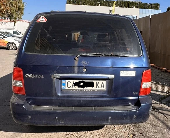 Kia Carnival, снимка 6 - Автомобили и джипове - 47754958