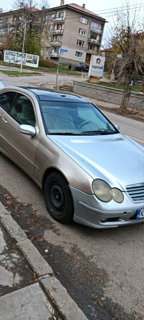 Mercedes-Benz C 230, снимка 3 - Автомобили и джипове - 52275784