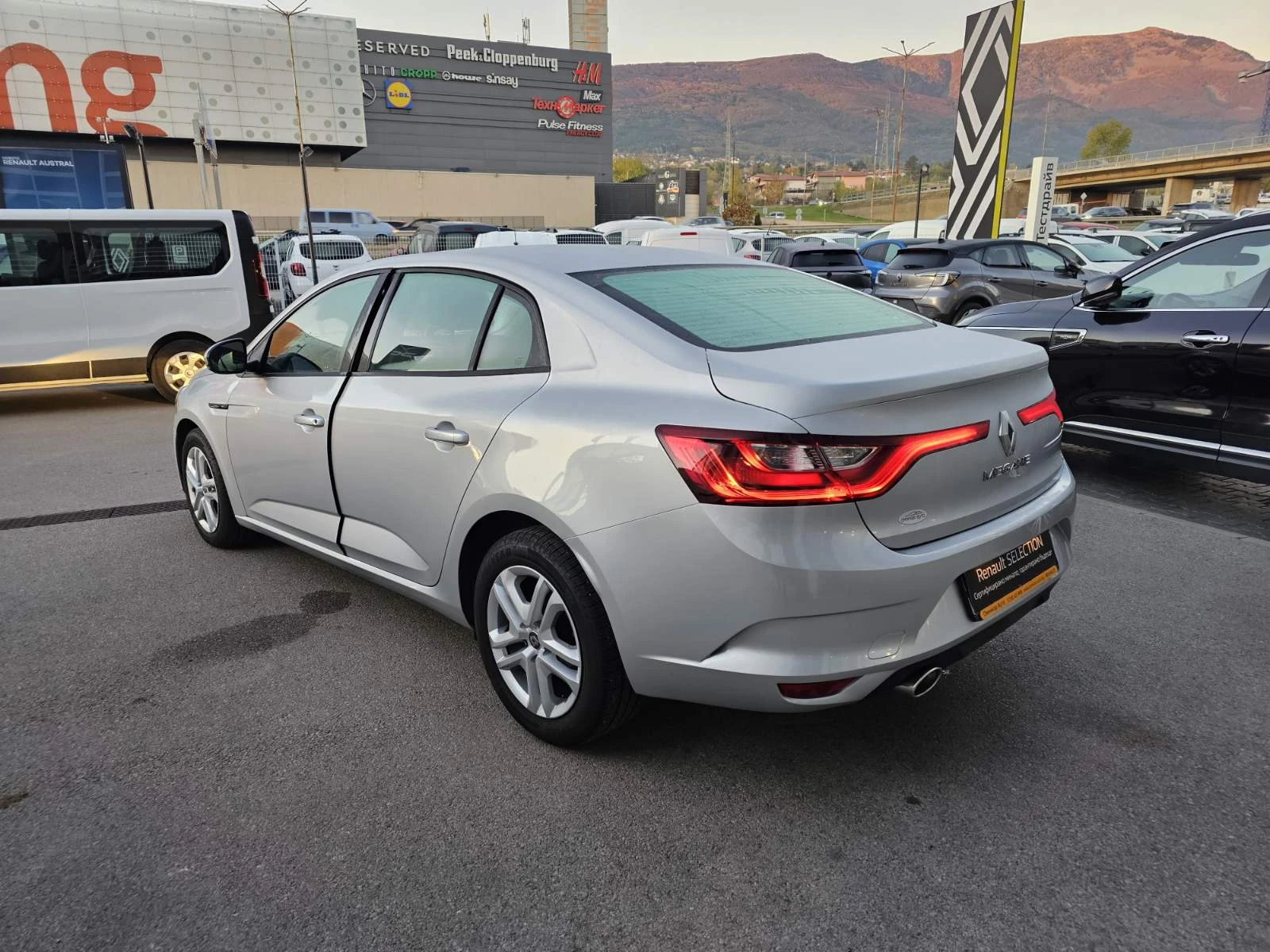 Renault Megane 1.3 TCe 115 - изображение 4