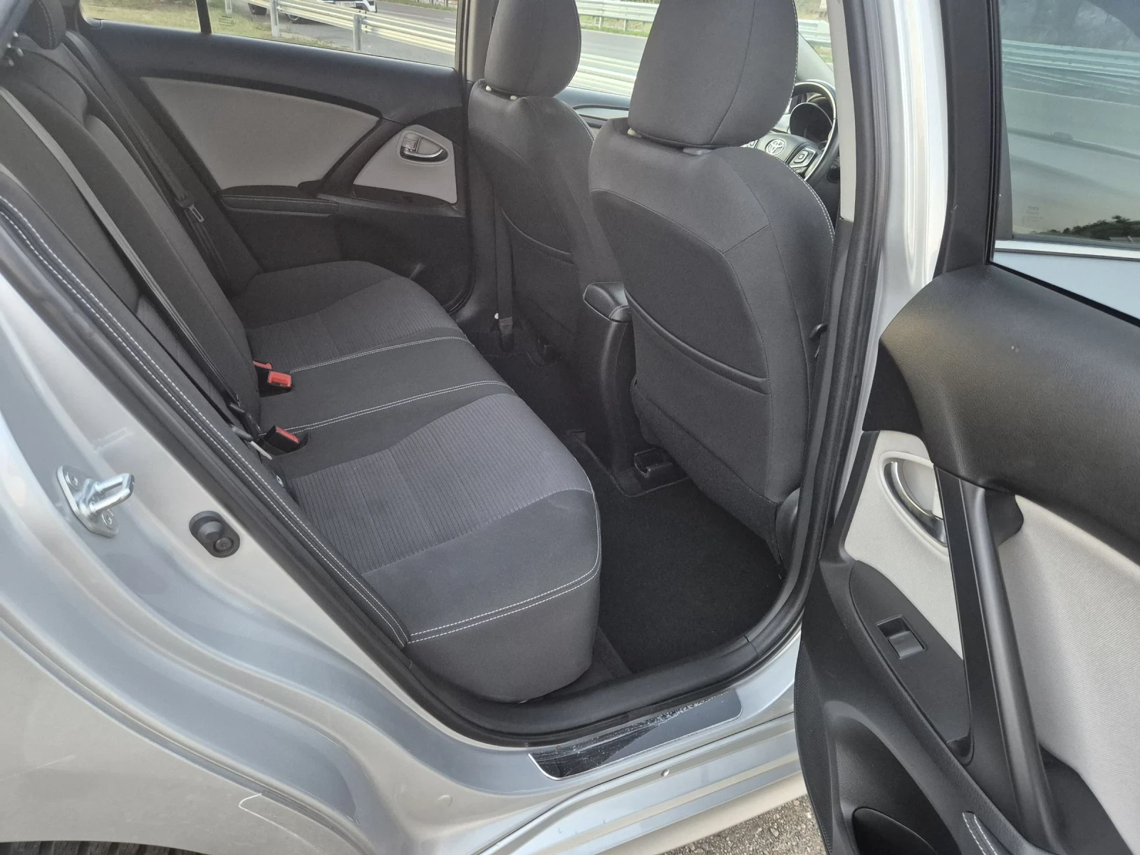 Toyota Avensis 2, 0D4D/Камера/евро6/ - изображение 8