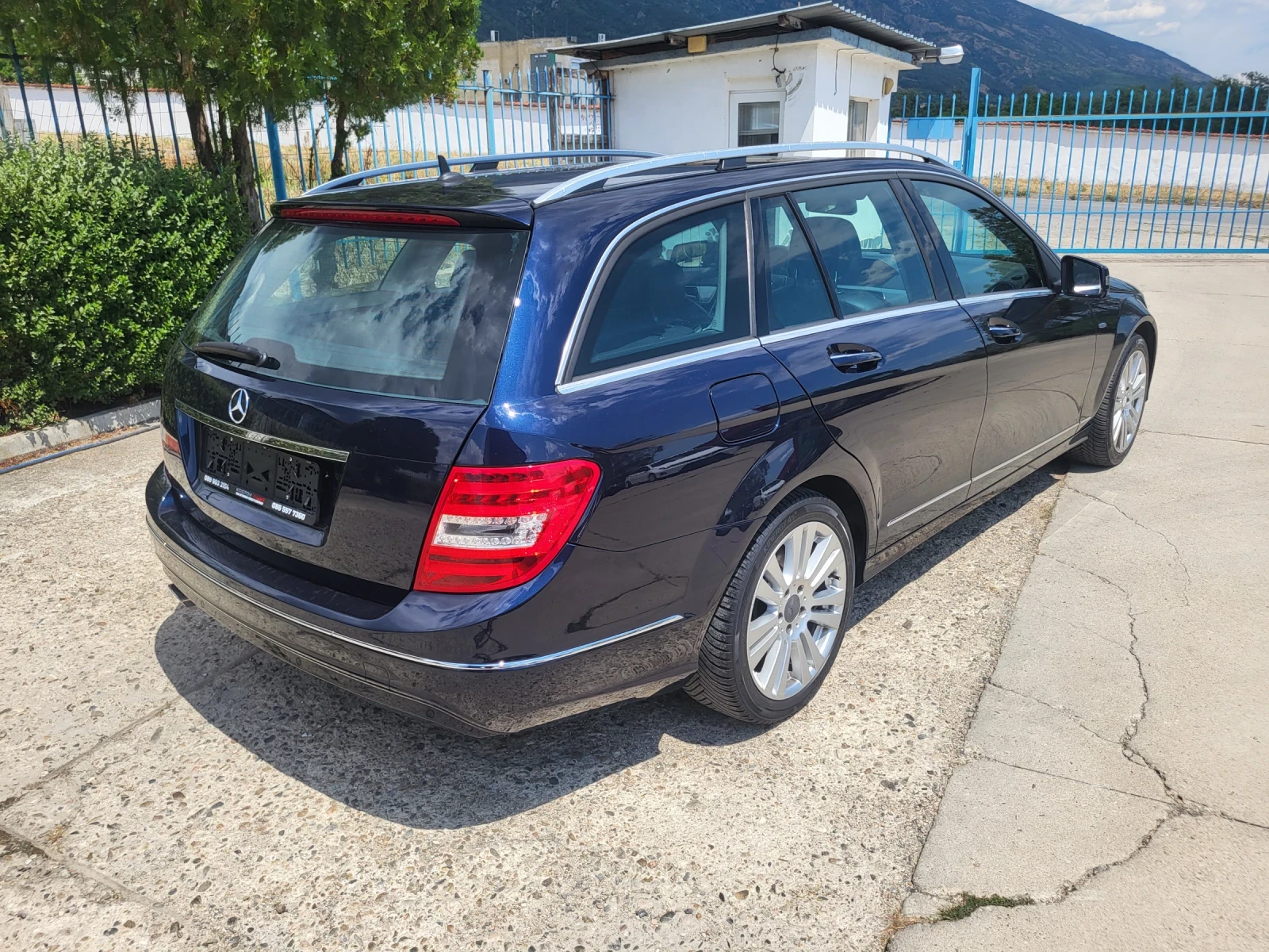 Mercedes-Benz C 220 CDI T-Model Автоматик | Keyless - изображение 6