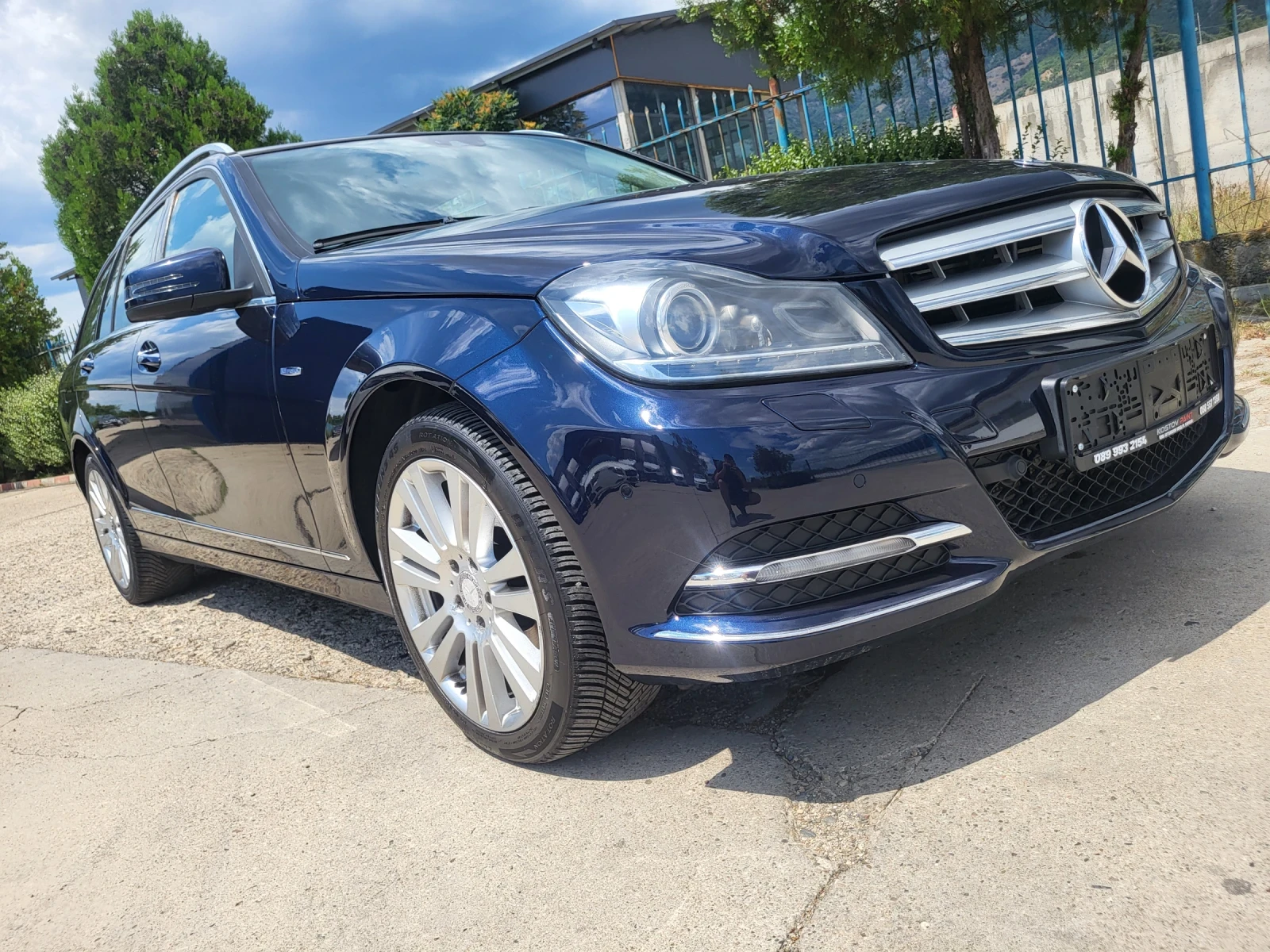 Mercedes-Benz C 220 CDI T-Model Автоматик | Keyless - изображение 9