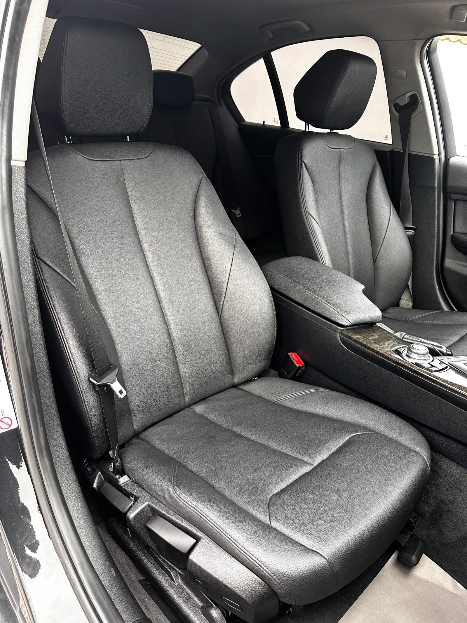 BMW 320 M-PACK / SHADOW LINE - изображение 8