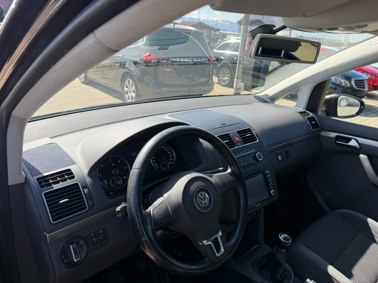 VW Touran 1.6TDI NAVI 6+ 1 EURO 5, снимка 14 - Автомобили и джипове - 53767988
