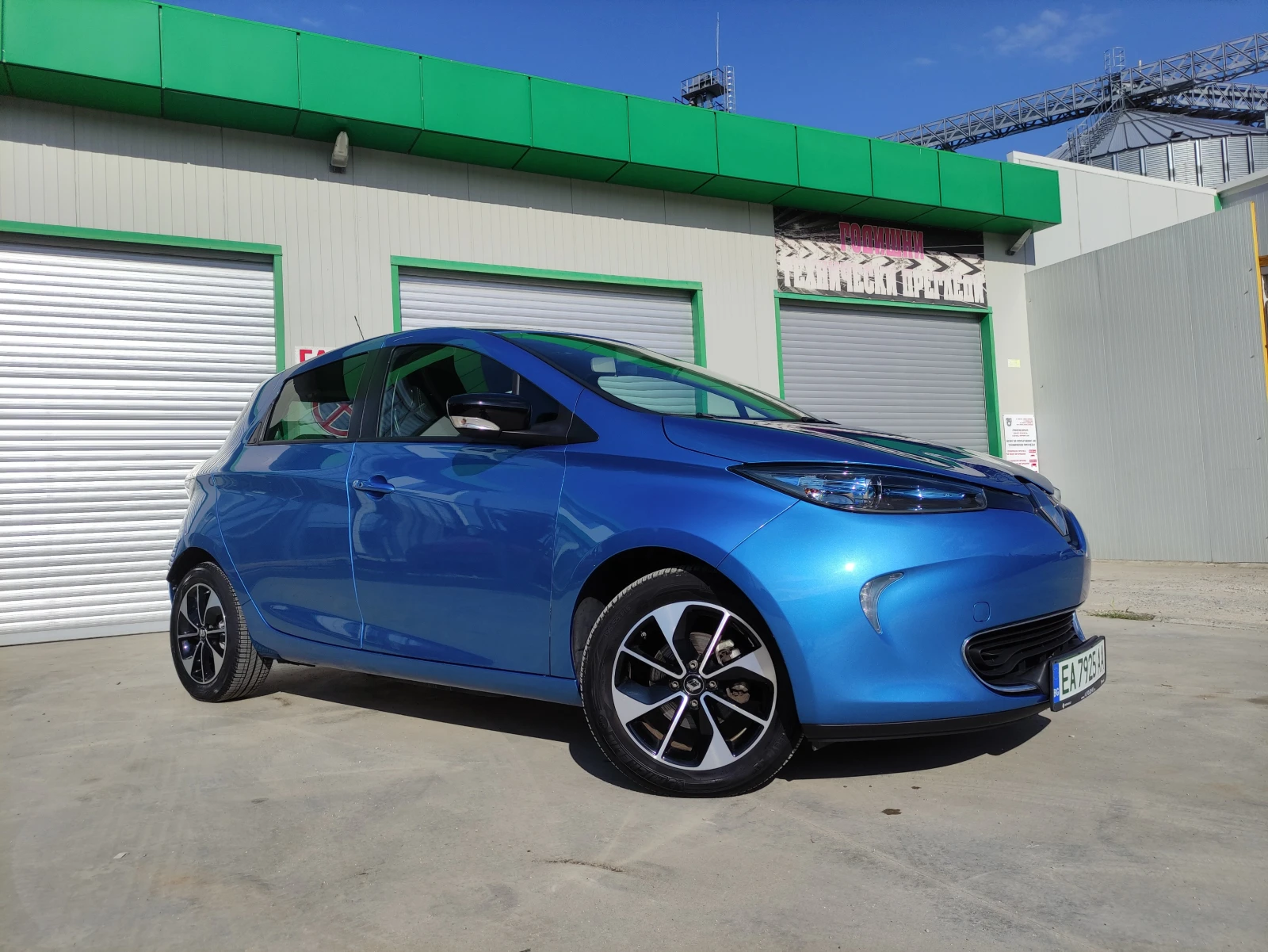 Renault Zoe, снимка 2 - Автомобили и джипове - 53953357