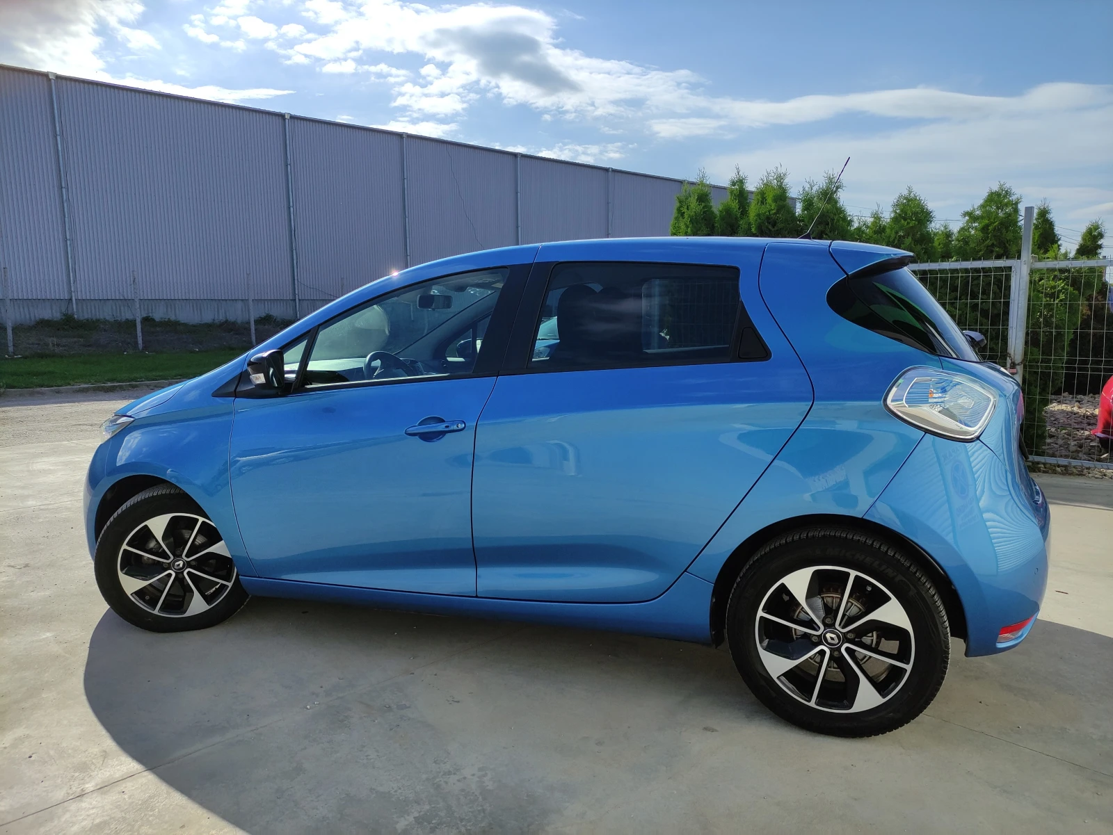 Renault Zoe, снимка 6 - Автомобили и джипове - 53953357