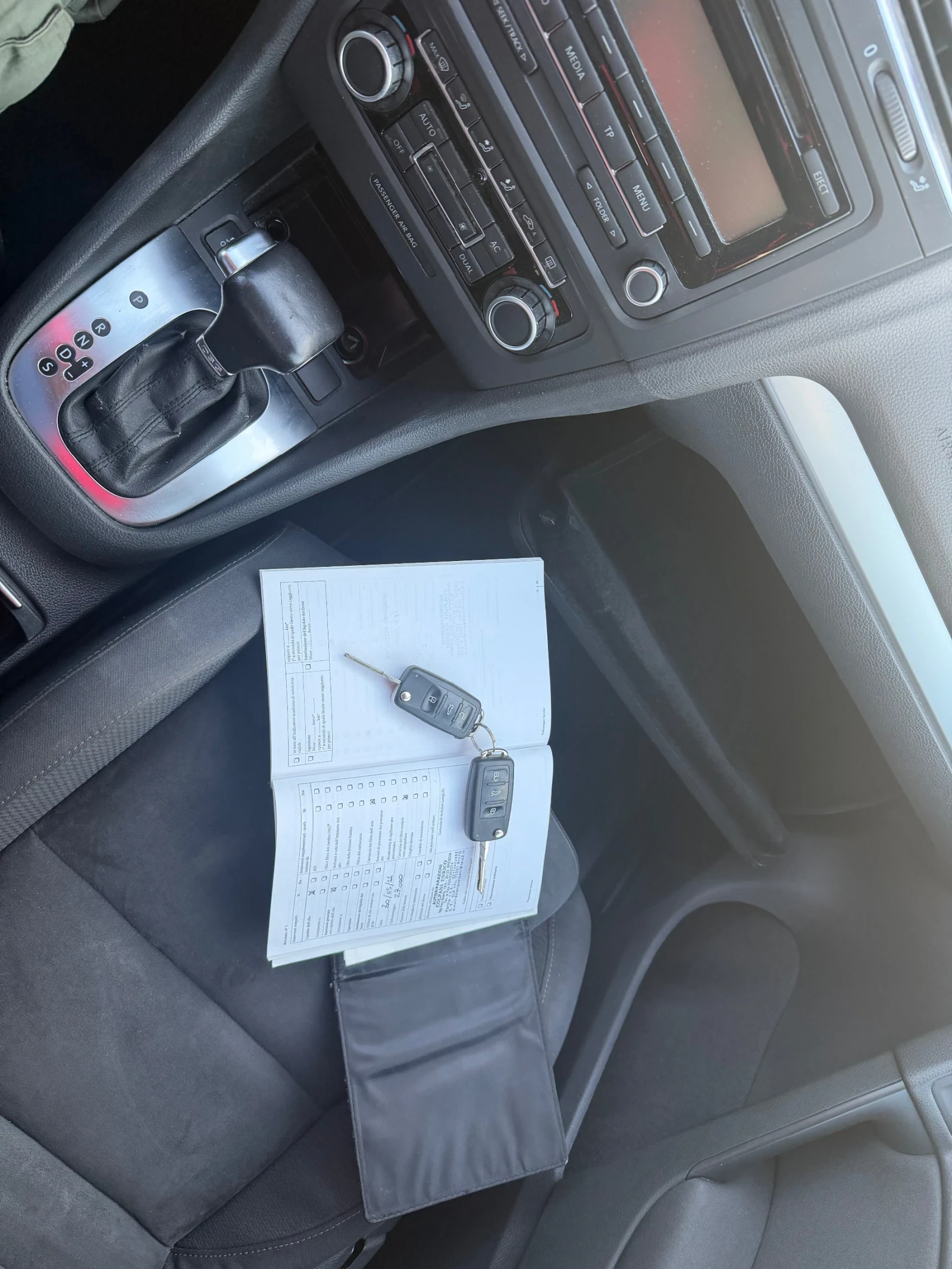 VW Golf 1.4i higline automat, снимка 15 - Автомобили и джипове - 53976048