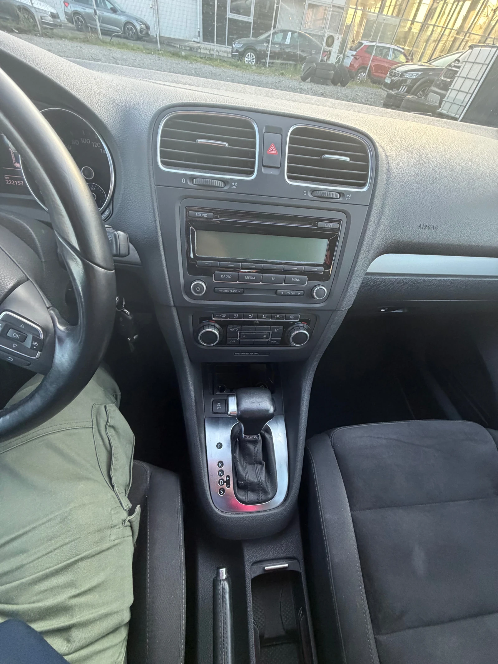 VW Golf 1.4i higline automat, снимка 13 - Автомобили и джипове - 53976048