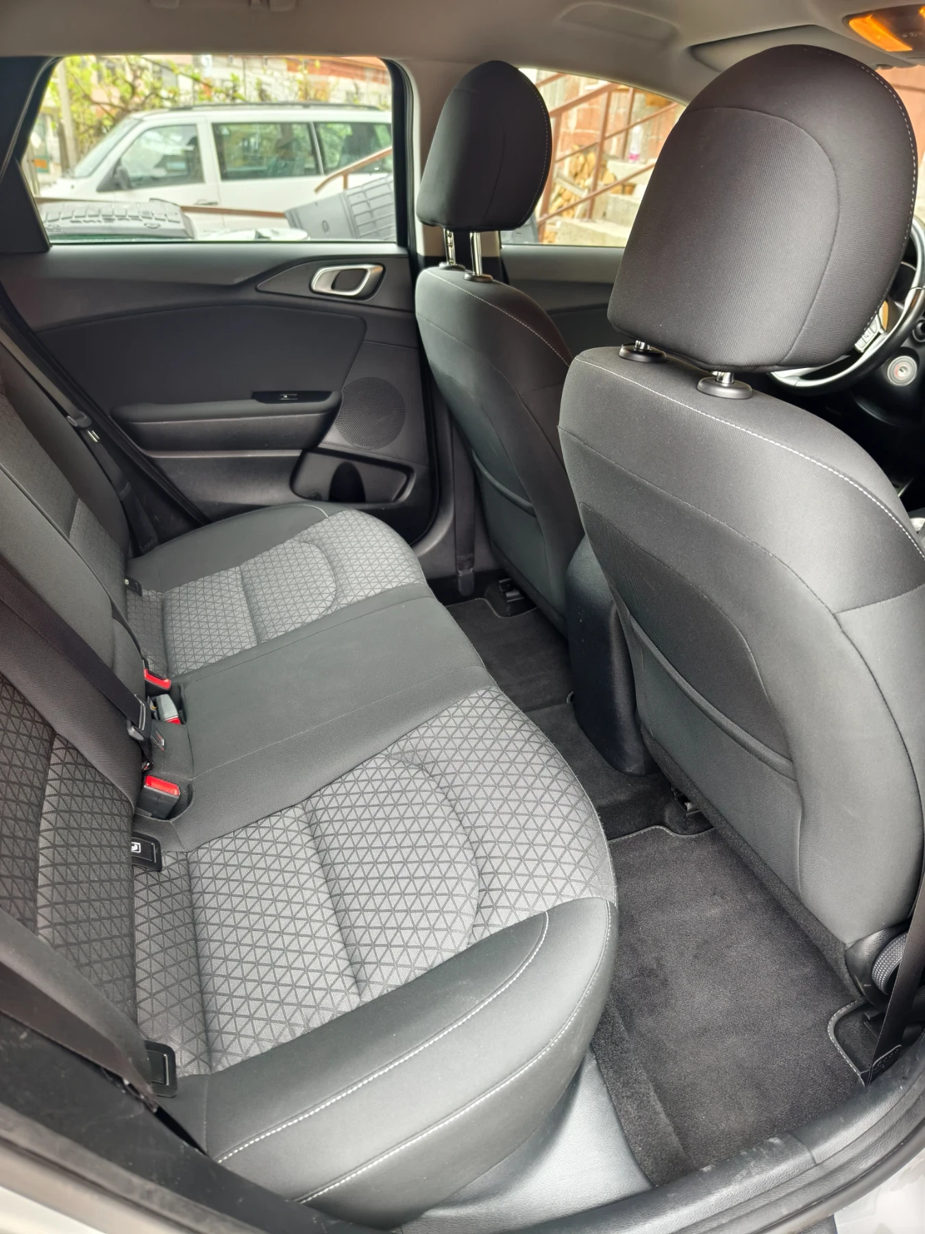 Kia Ceed, снимка 12 - Автомобили и джипове - 54207926