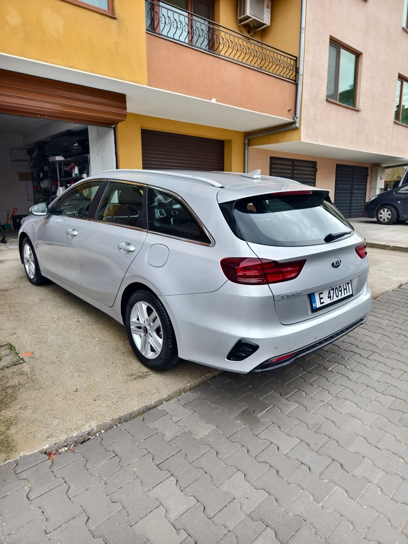 Kia Ceed, снимка 3 - Автомобили и джипове - 54207926