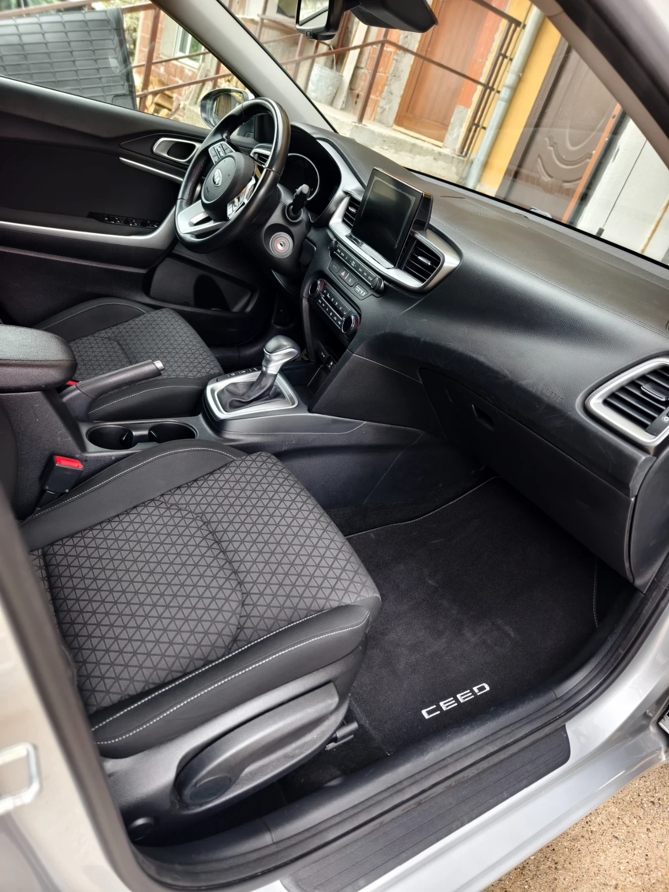 Kia Ceed, снимка 14 - Автомобили и джипове - 54207926