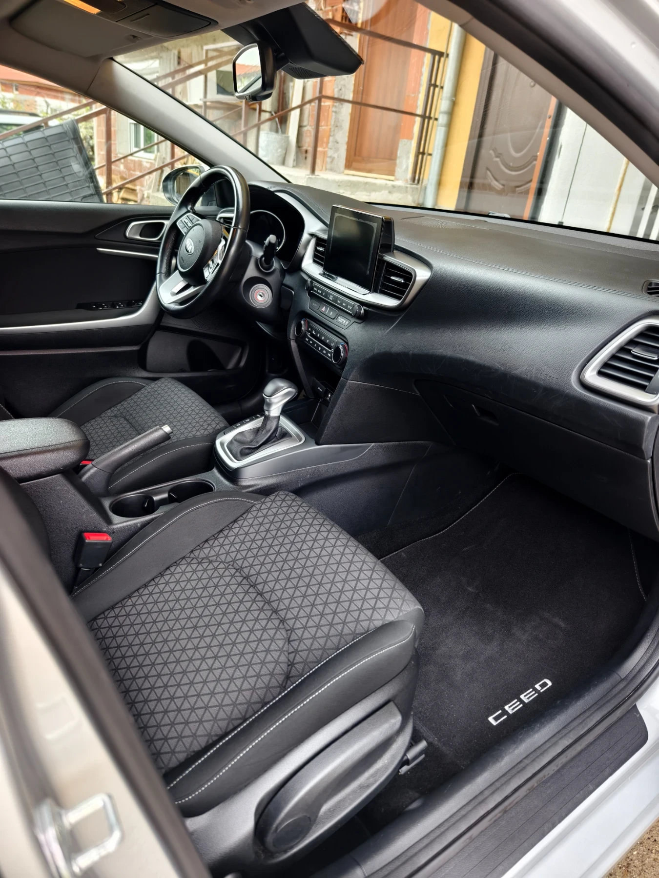 Kia Ceed, снимка 13 - Автомобили и джипове - 54207926