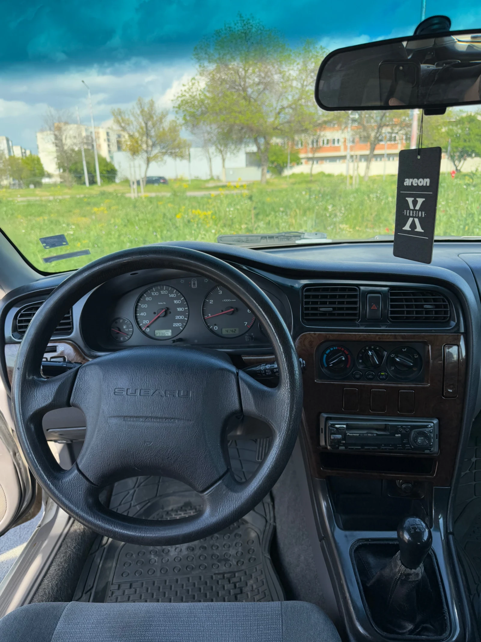 Subaru Legacy 2.5 4x4 Газова Уредба, снимка 14 - Автомобили и джипове - 54238111