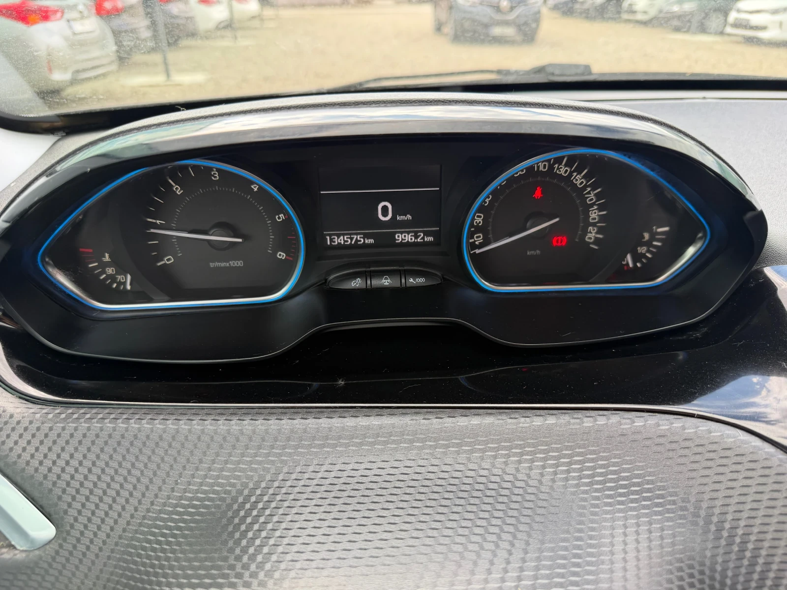 Peugeot 2008 1.6d/100hp/NAVI/PANORAMA/EVRO6/, снимка 9 - Автомобили и джипове - 54427716