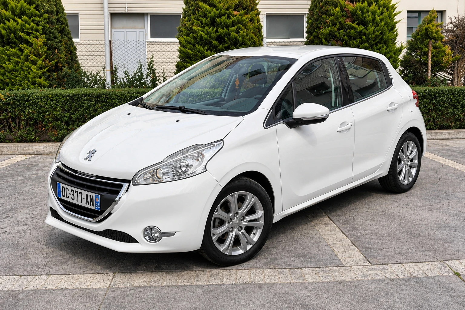 Peugeot 208 1.6hdi Автоматик 