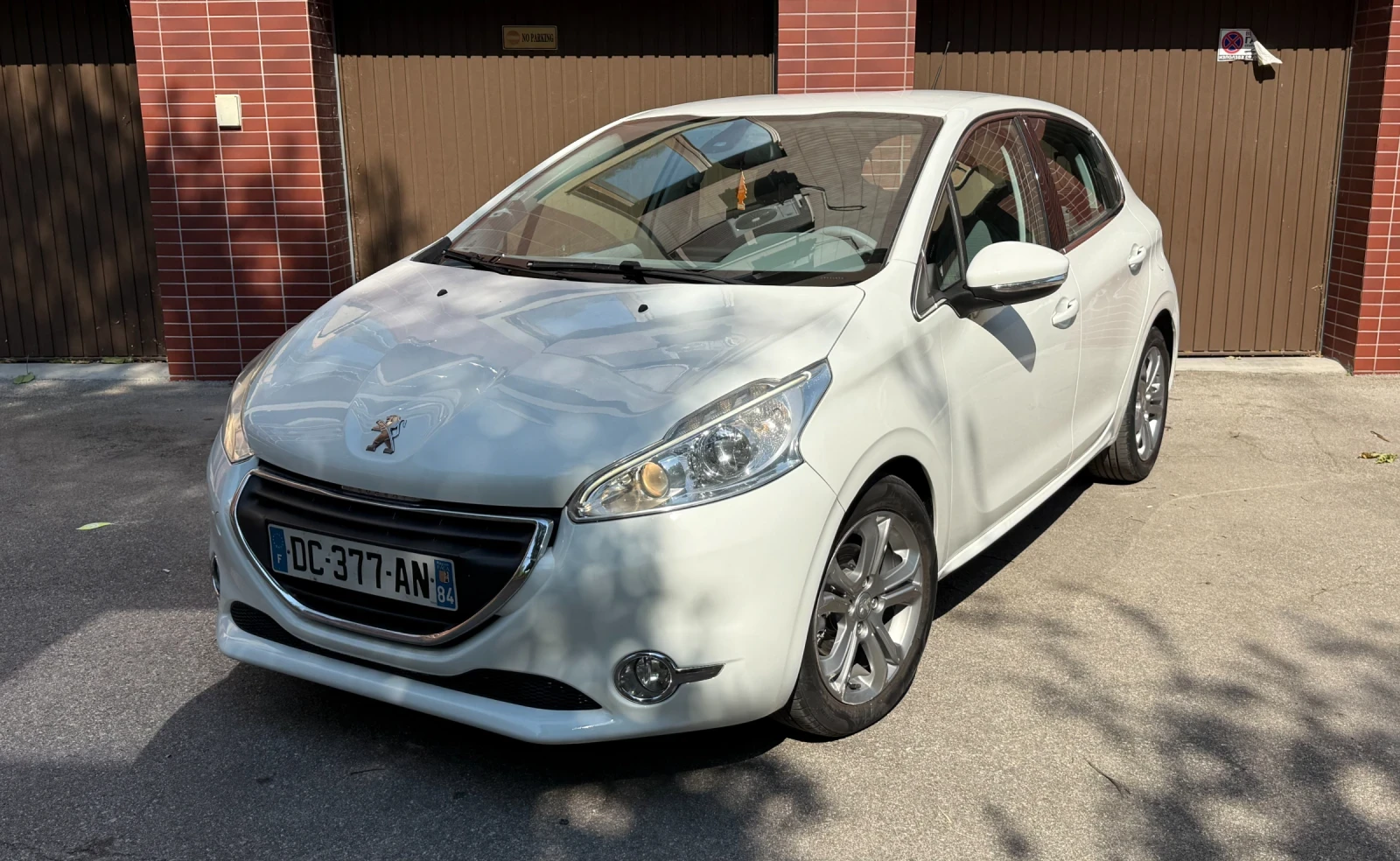 Peugeot 208 1.6hdi Автоматик Серв. История