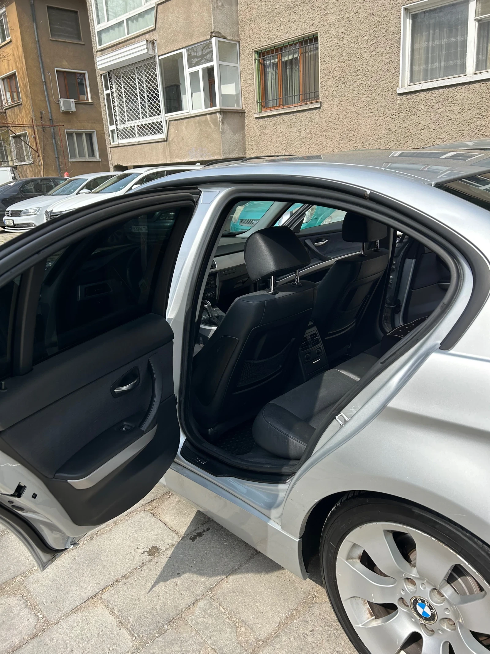 BMW 320, снимка 6 - Автомобили и джипове - 54629321