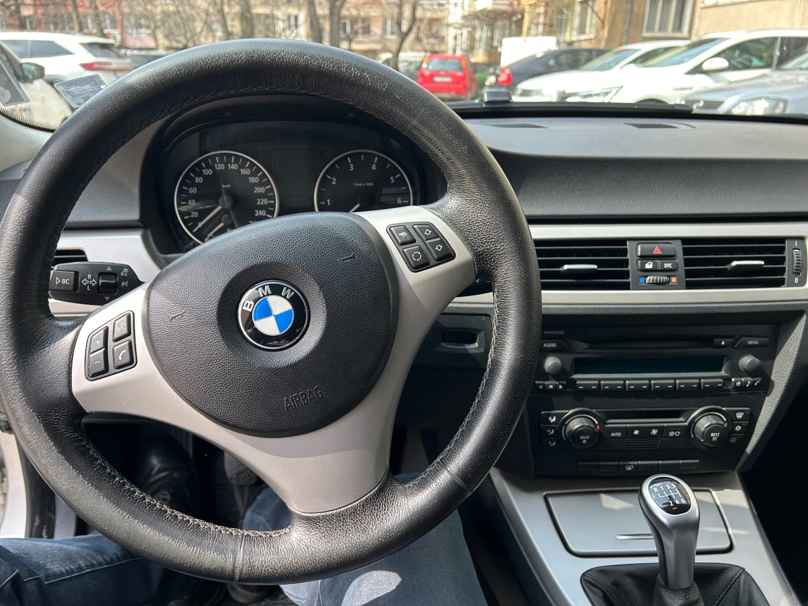 BMW 320, снимка 9 - Автомобили и джипове - 54629321