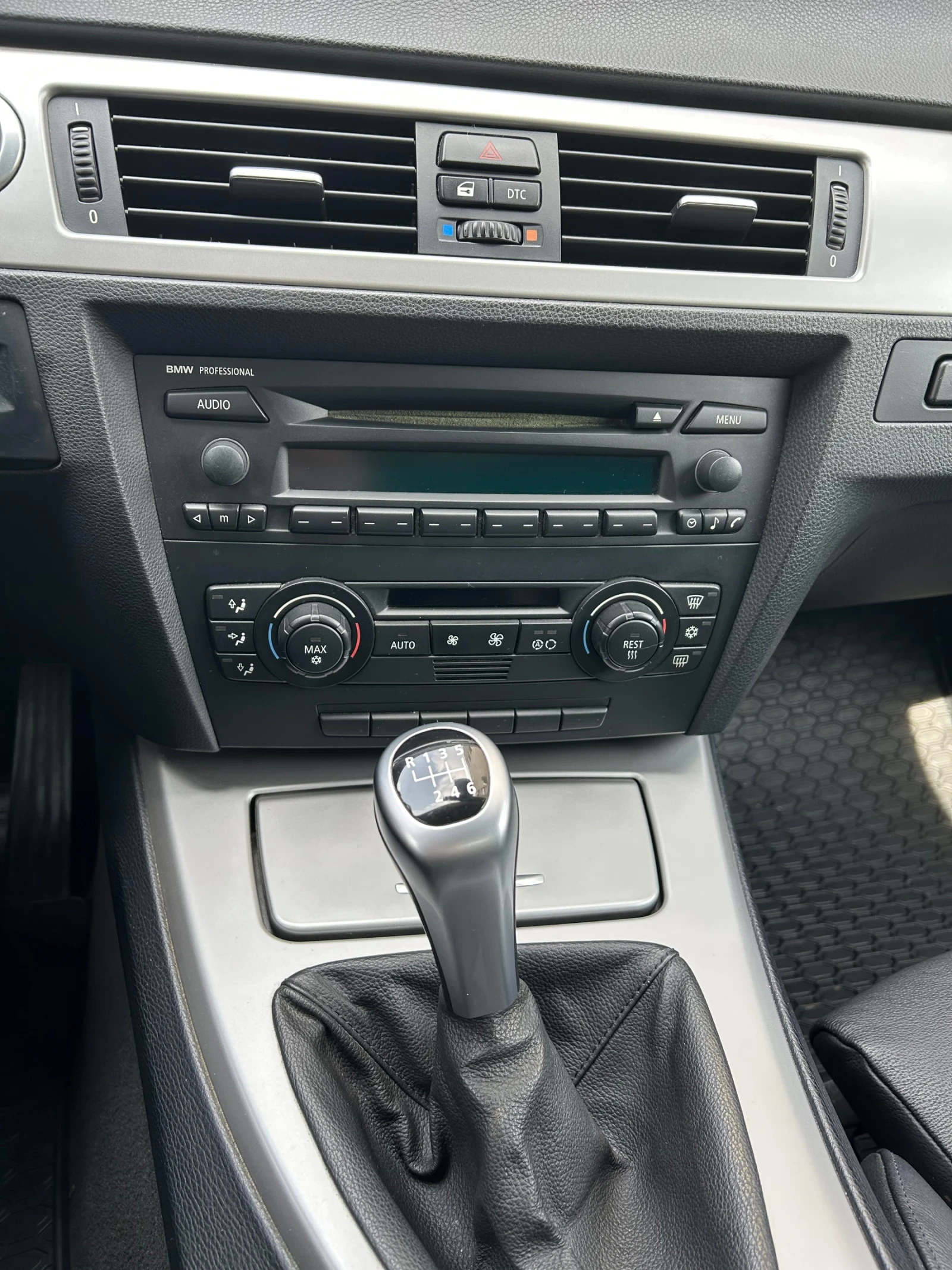 BMW 320, снимка 13 - Автомобили и джипове - 54629321