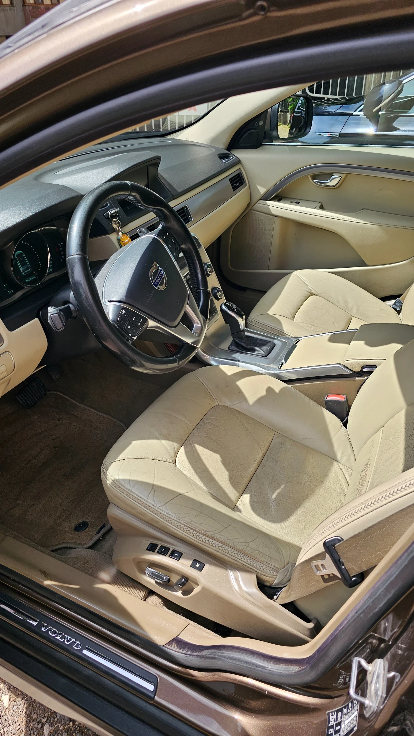 Volvo Xc70 2.4 D5, снимка 8 - Автомобили и джипове - 54976186
