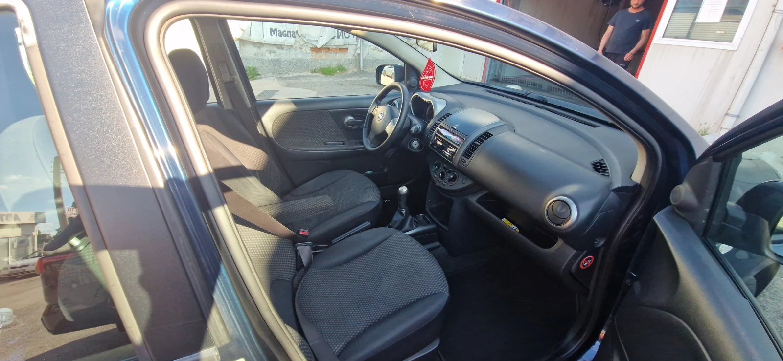 Nissan Note, снимка 3 - Автомобили и джипове - 55003943
