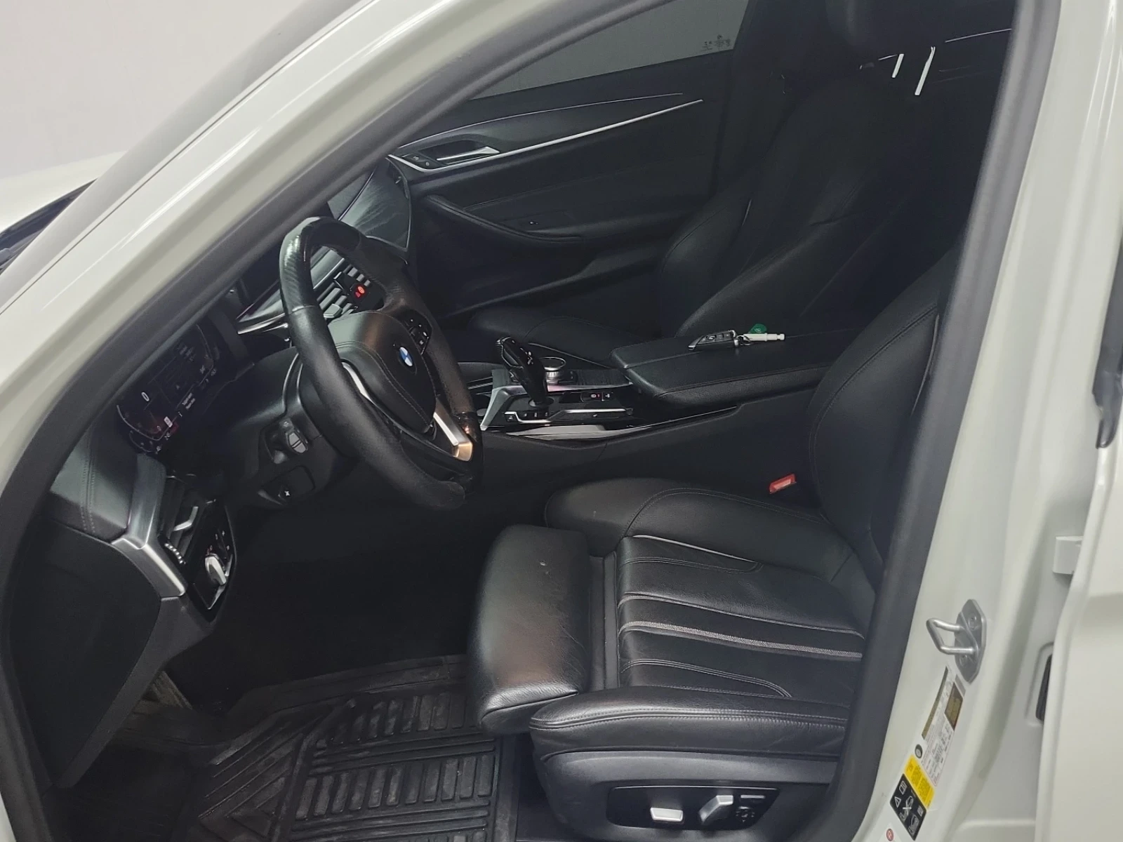 BMW 530 XDRIVE* ПОДГРЕВ* ПАМЕТ* ШИБИДАХ* CARFAX, снимка 8 - Автомобили и джипове - 55086780