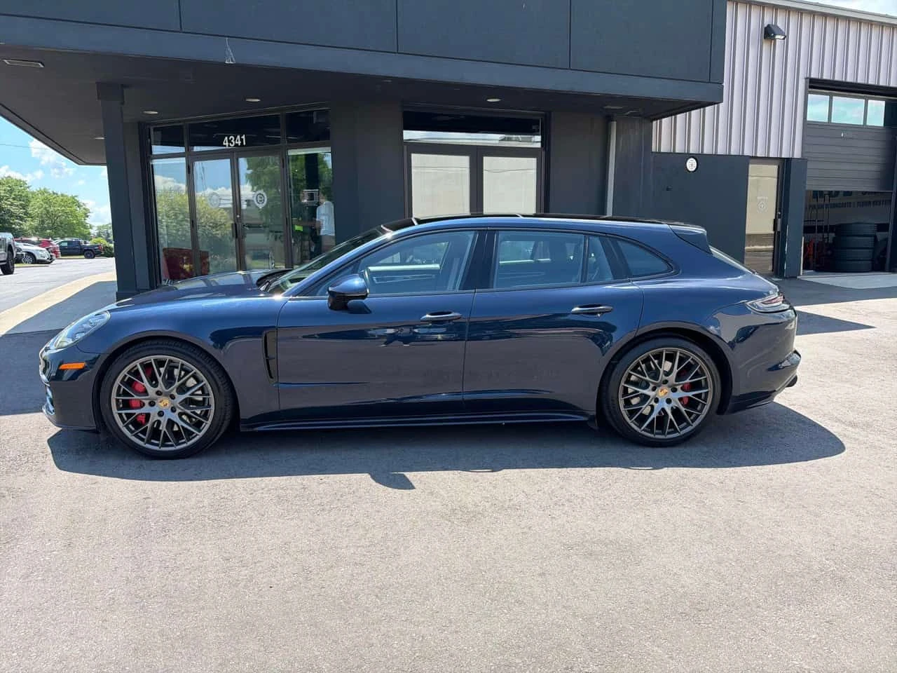 Porsche Panamera * GTS * CARFAX * ОПЦИЯ ЗА ФИНАНСИРАНЕ, снимка 2 - Автомобили и джипове - 55504425