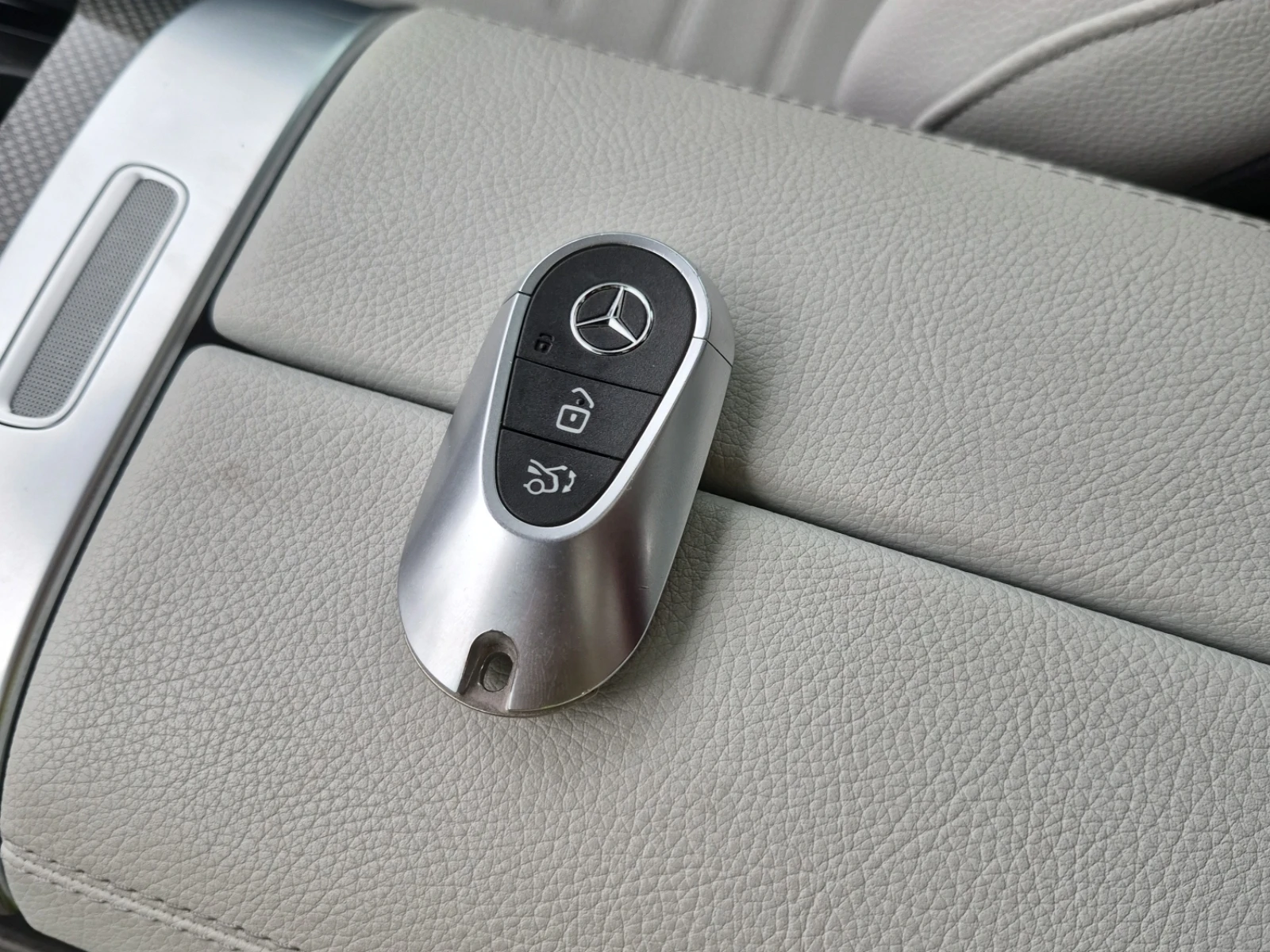 Mercedes-Benz C 300 | 2022 | 2.0 Hybrid | 258 к.с. | AWD | 42 760 km, снимка 14 - Автомобили и джипове - 55750518
