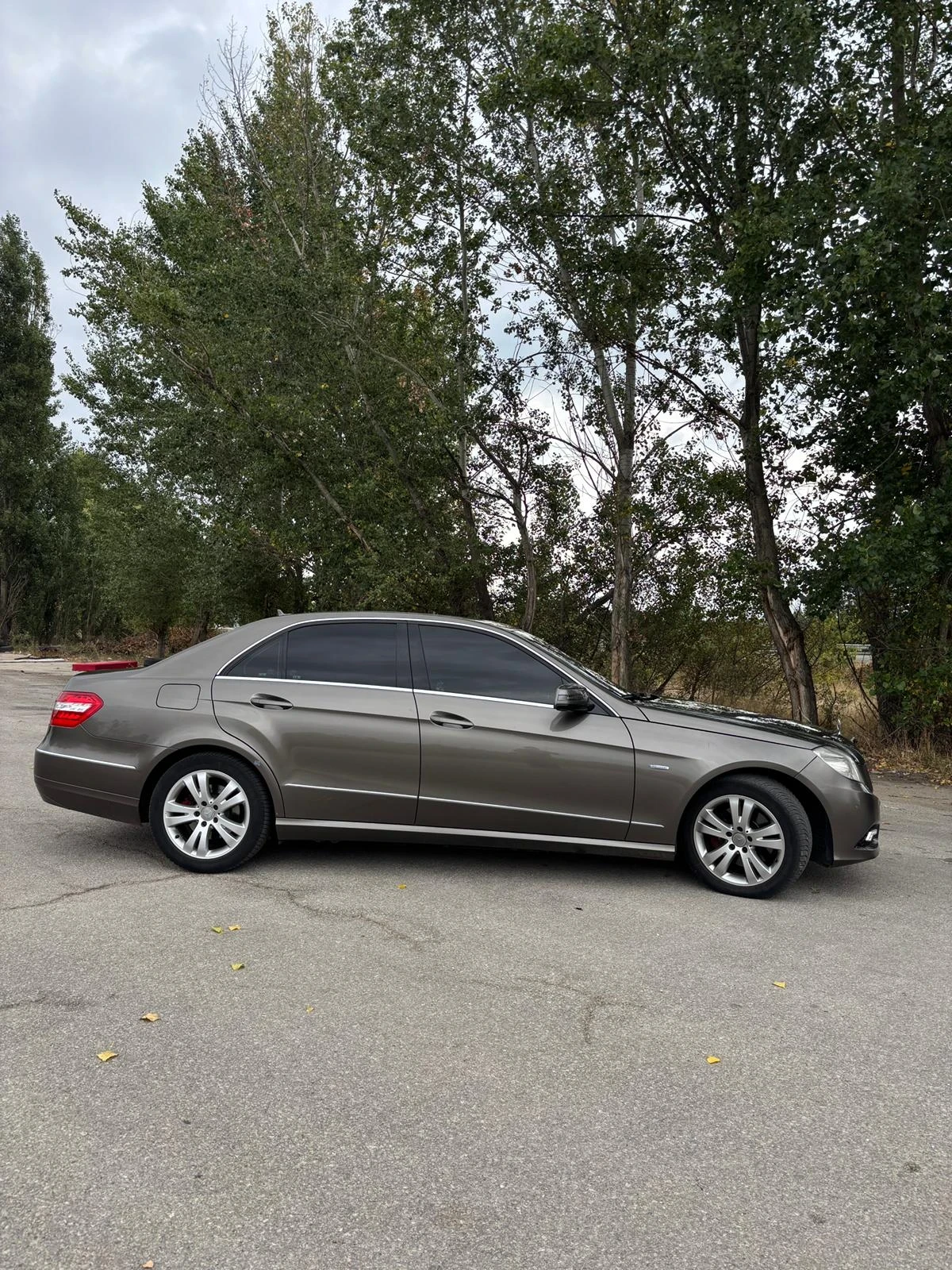 Mercedes-Benz E 350, снимка 3 - Автомобили и джипове - 55852802