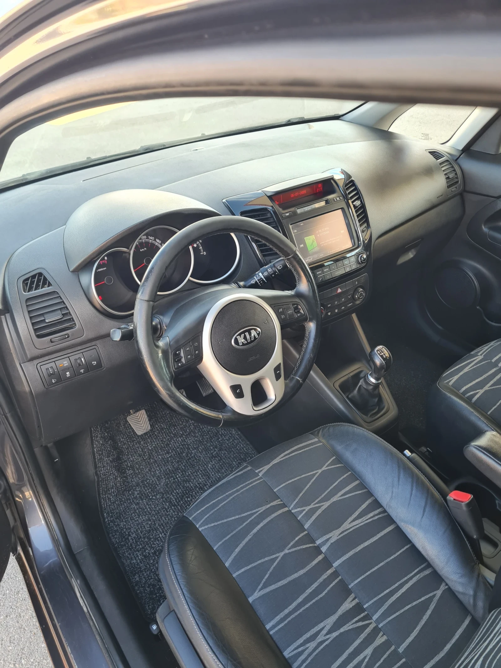 Kia Venga 1.4куб.90к.с. 2015г. Фейстлифт , снимка 8 - Автомобили и джипове - 56187212