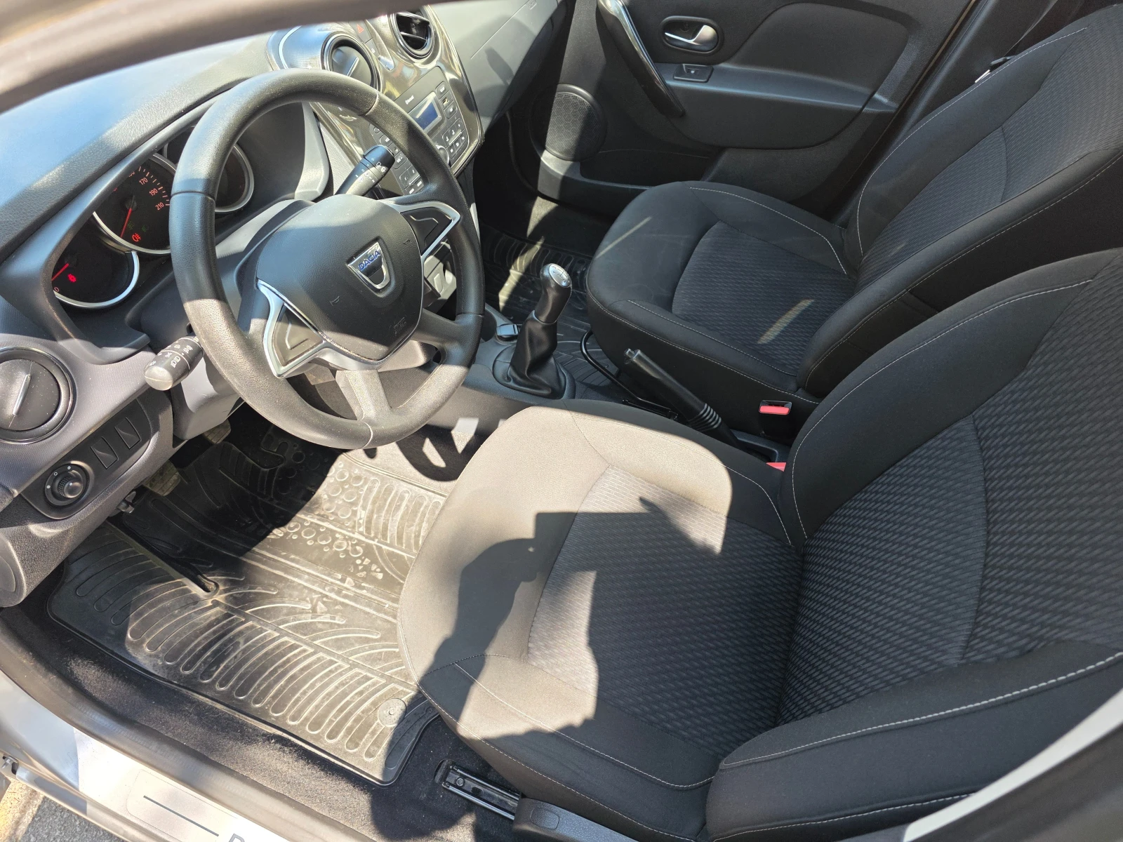 Dacia Sandero 1.0 EURO 6C, снимка 12 - Автомобили и джипове - 56199571