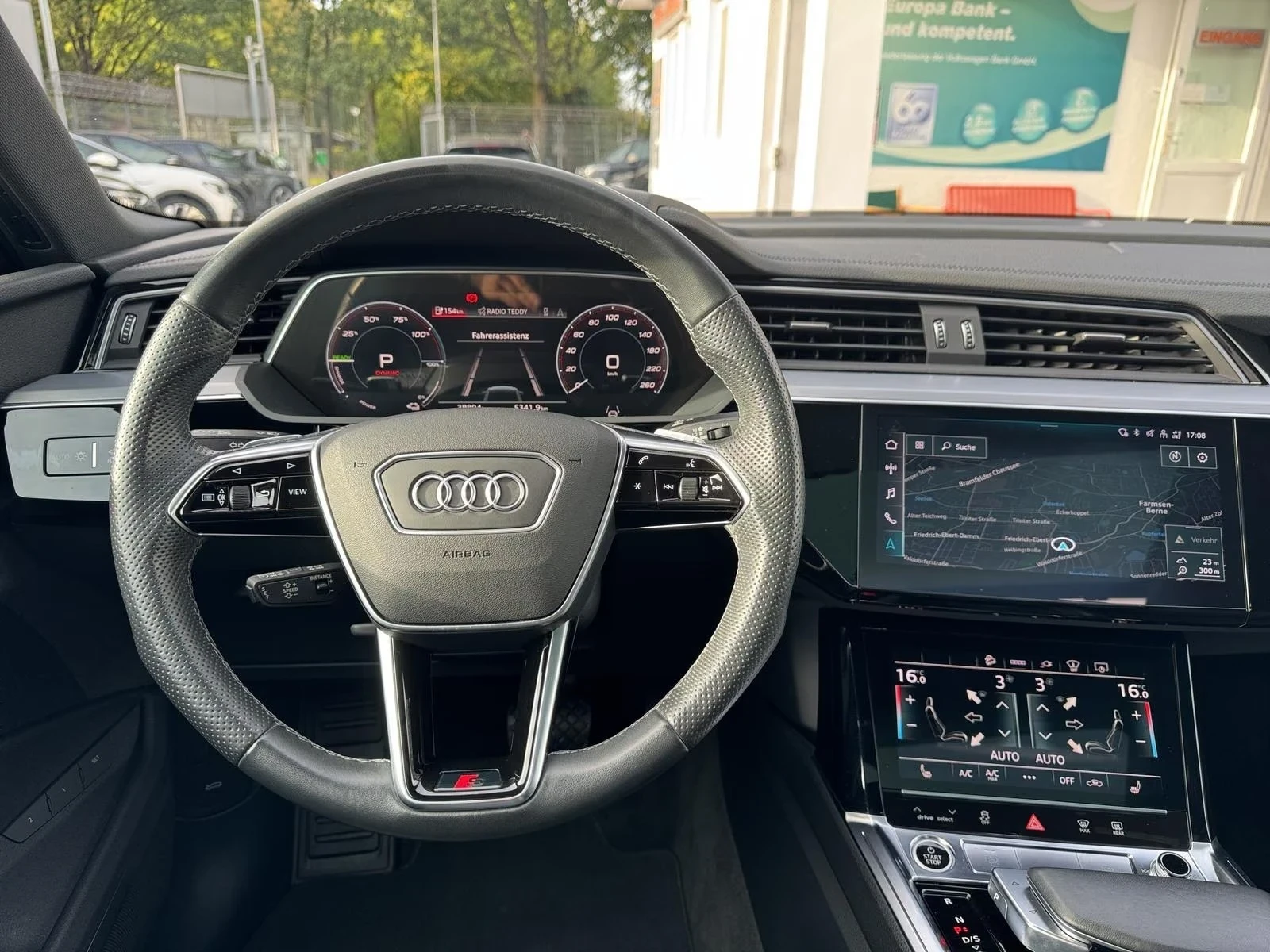 Audi E-Tron 3XS-LINE* RS* HD MATRIX LIGHTS* PANO* 360* , снимка 9 - Автомобили и джипове - 56233314