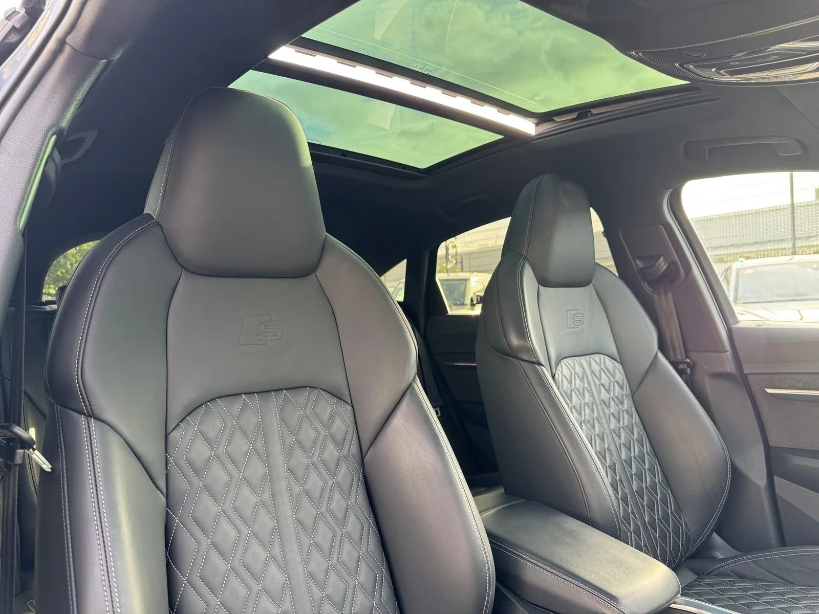 Audi E-Tron 3XS-LINE* RS* HD MATRIX LIGHTS* PANO* 360* , снимка 12 - Автомобили и джипове - 56233314