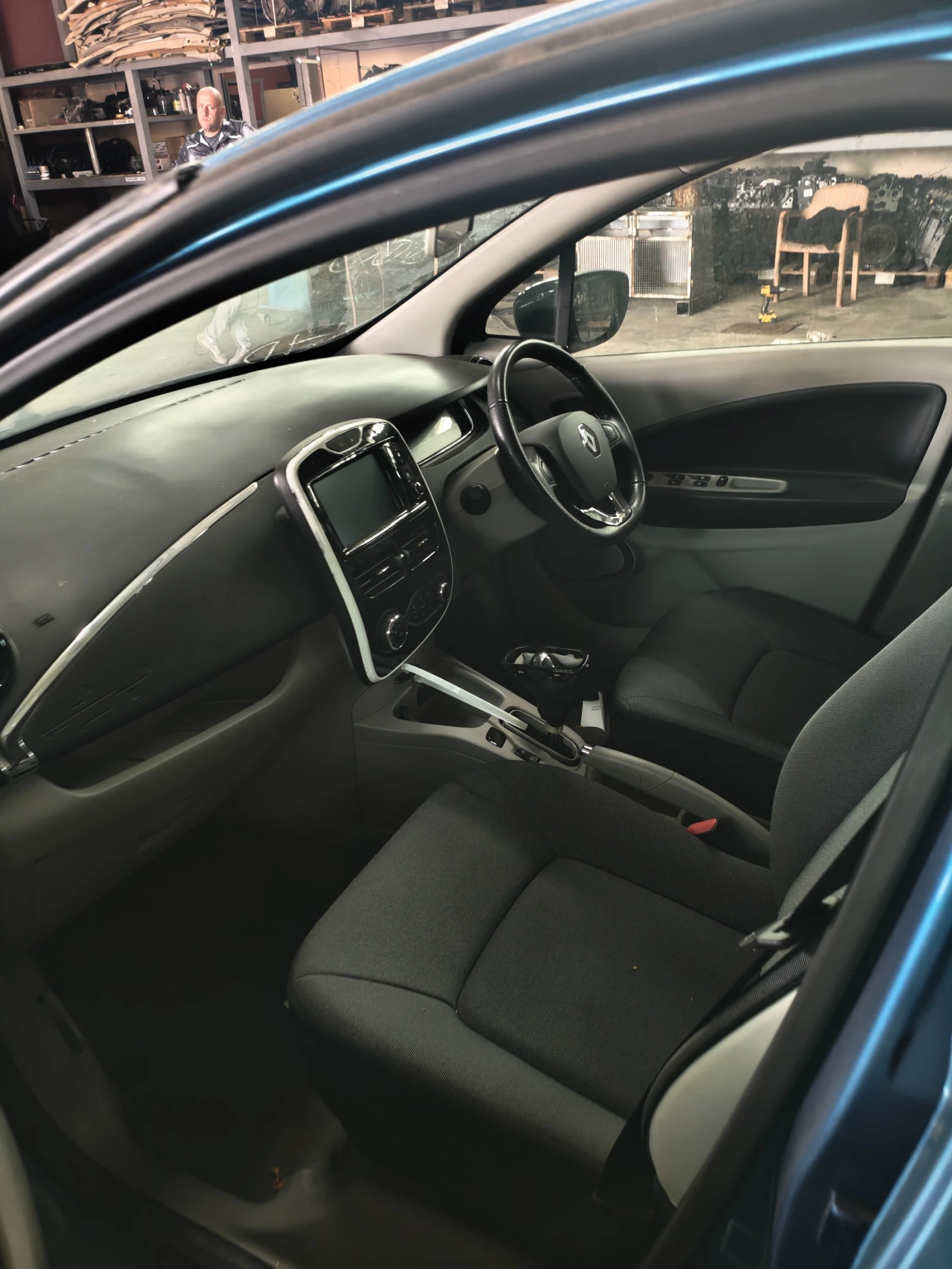 Renault Zoe, снимка 8 - Автомобили и джипове - 56412910