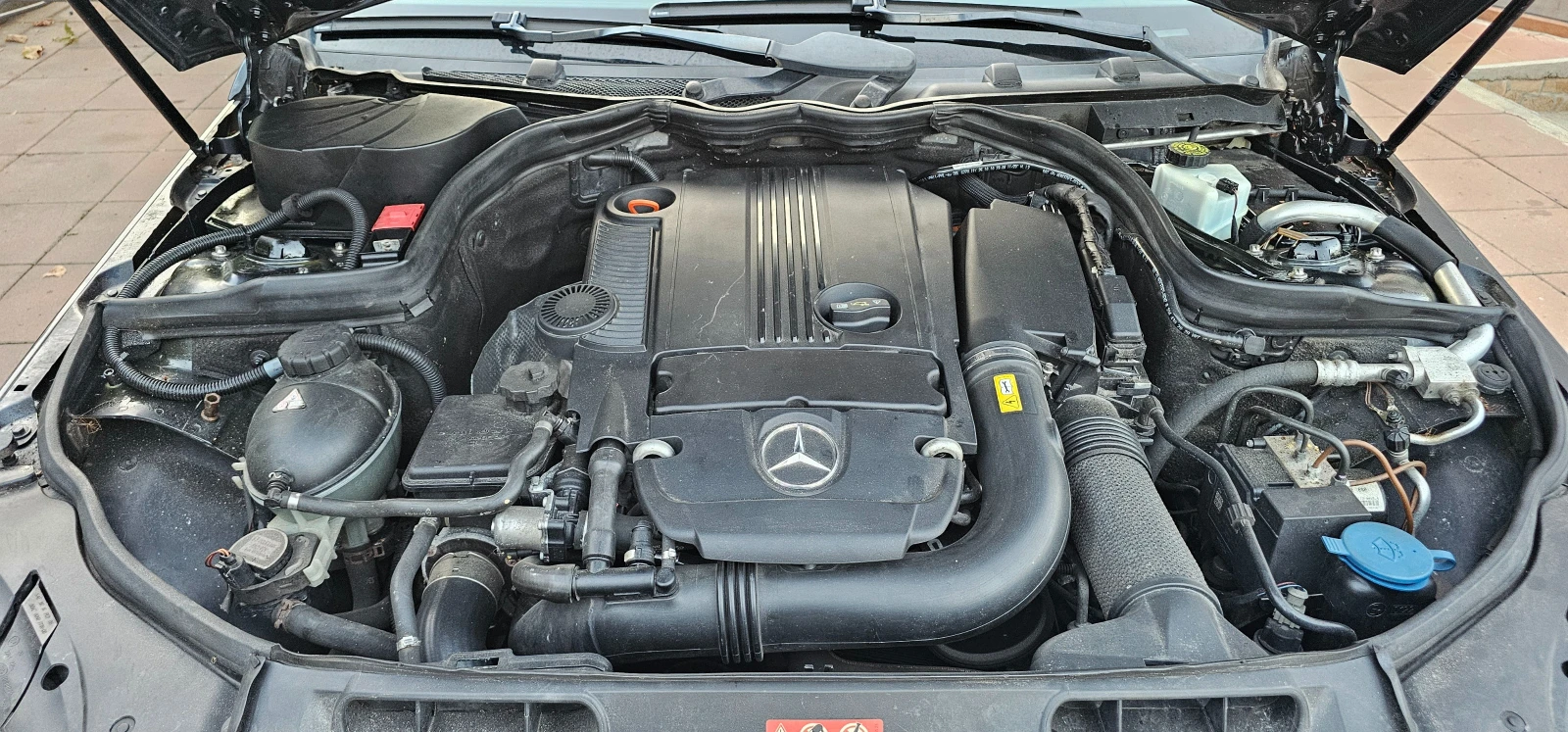 Mercedes-Benz C 180 CGI , снимка 17 - Автомобили и джипове - 56444316