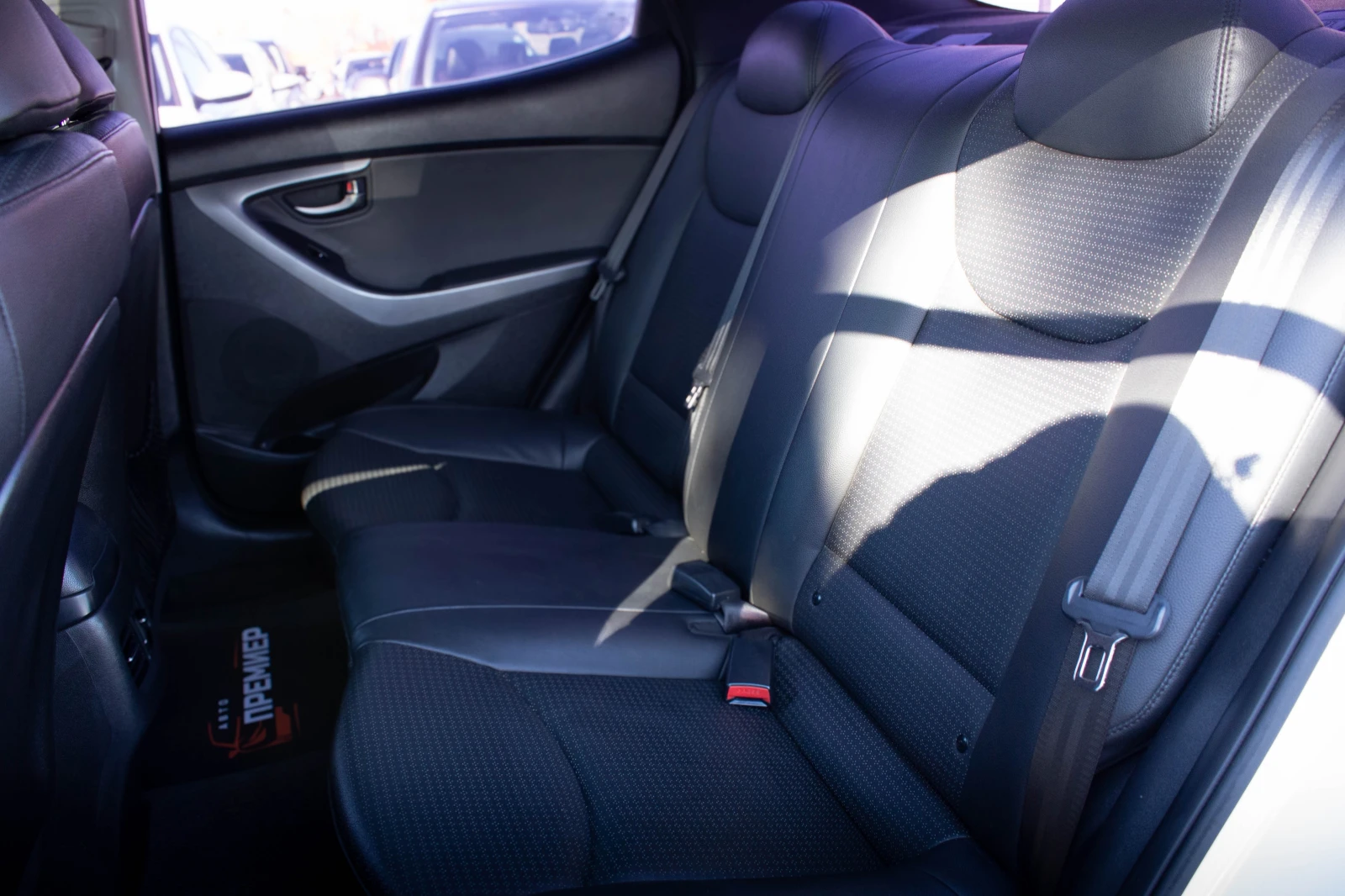 Hyundai Elantra 1.6GDI-140hp-108, 018KM! | Mobile.bg � ����������� 13