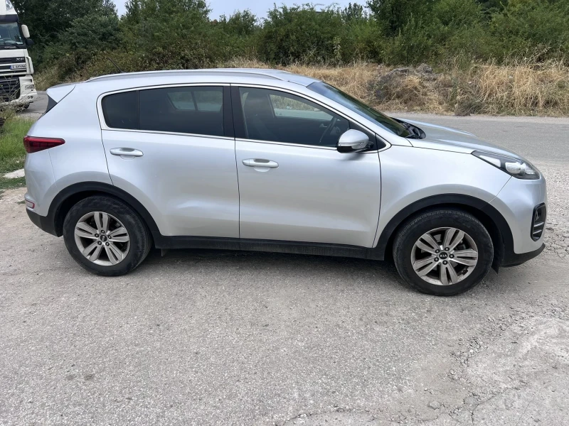 Kia Sportage, снимка 5 - Автомобили и джипове - 47302085