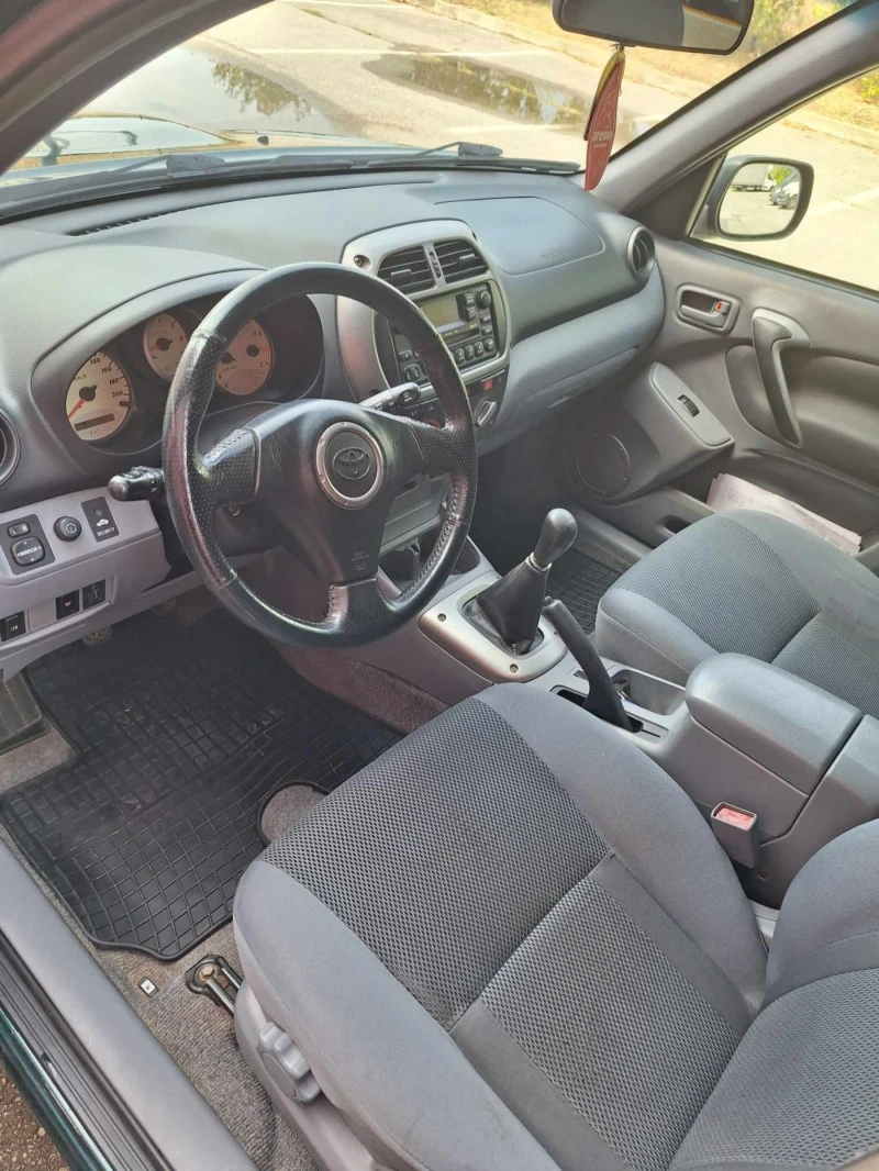 Toyota Rav4, снимка 15 - Автомобили и джипове - 48286287