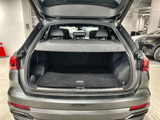 Audi Q3 quattro Progressiv 45 TFSI АвтоКредит (ЦЕНА ДО БГ), снимка 7 - Автомобили и джипове - 54102617