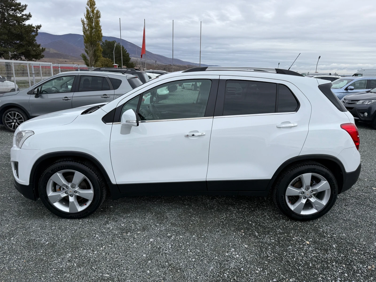 Chevrolet Trax (KATO НОВА) - изображение 10