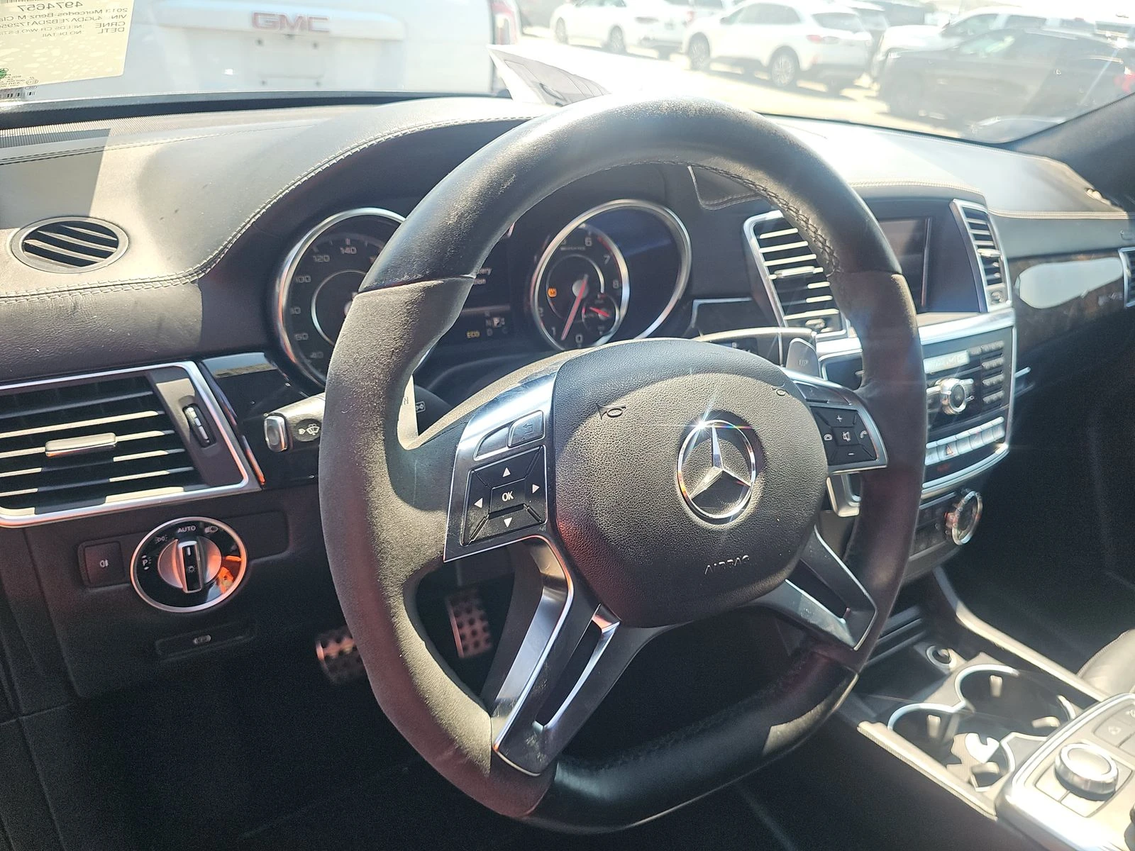 Mercedes-Benz ML 63 AMG 4MATIC - изображение 8
