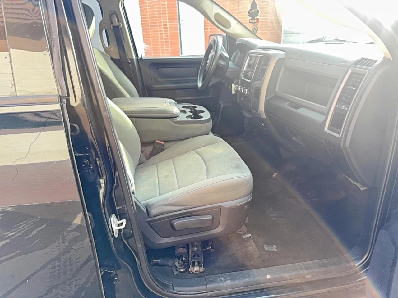 Dodge RAM 1500 4WD Crew Cab ST * Kрайна цена до БГ* , снимка 5 - Автомобили и джипове - 53790453