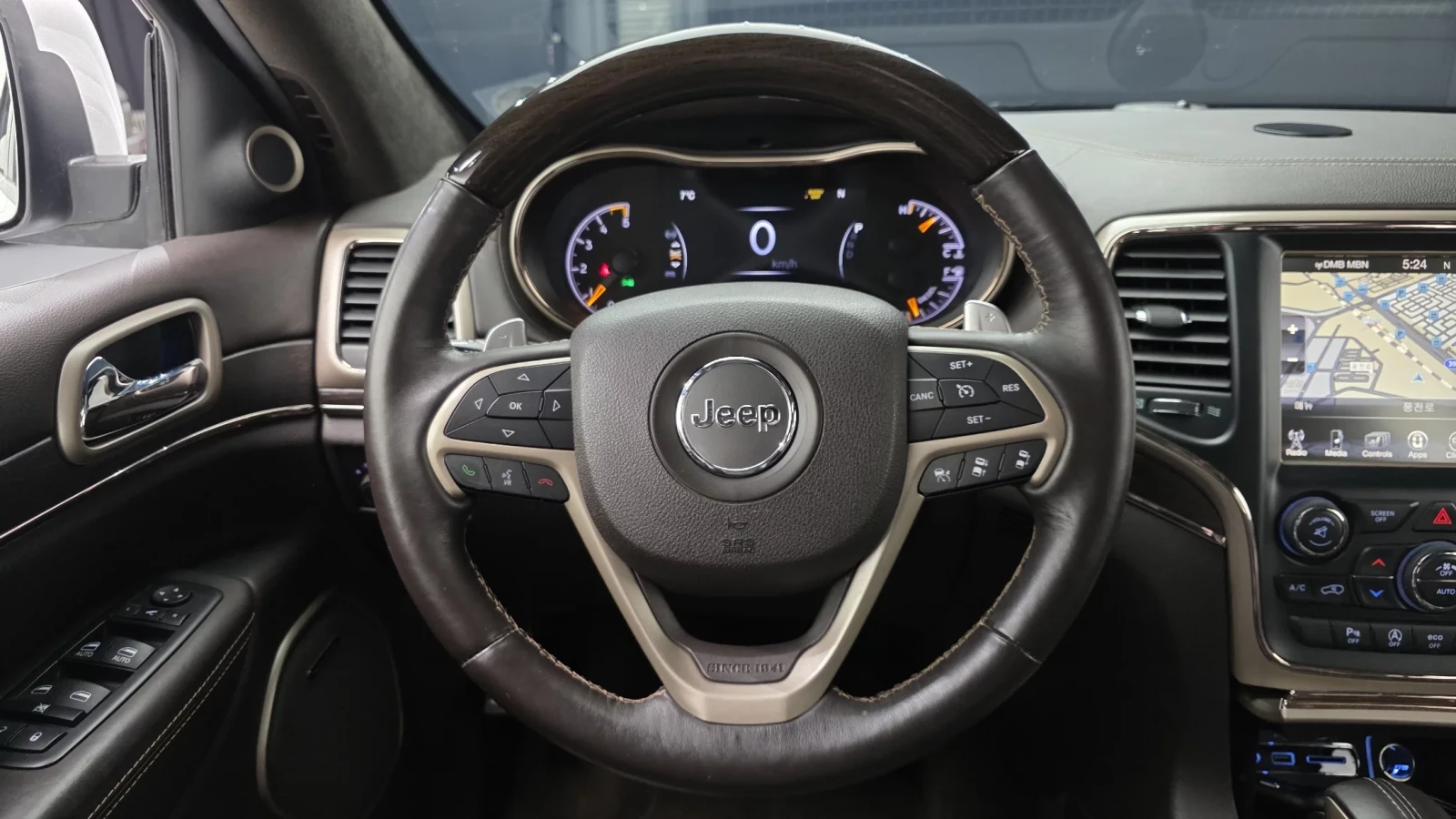 Jeep Grand cherokee SUMMIT / DISTRONIC / ОБДУХВАНЕ / ПАНОРАМА      , снимка 9 - Автомобили и джипове - 54060498