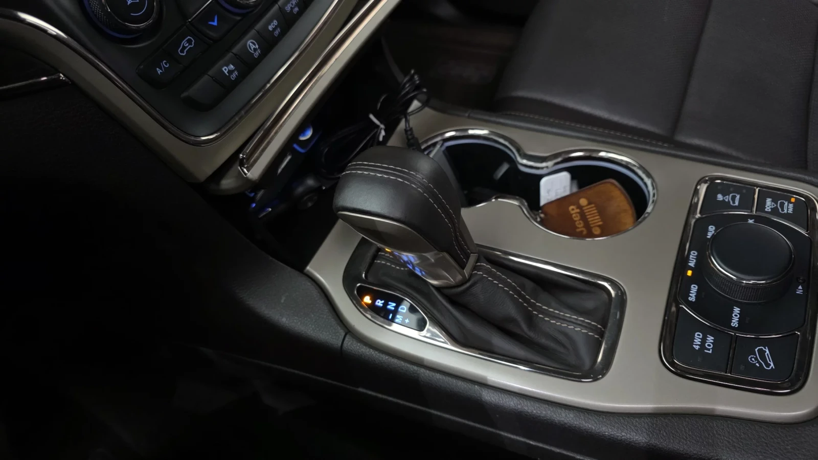 Jeep Grand cherokee SUMMIT / DISTRONIC / ОБДУХВАНЕ / ПАНОРАМА      , снимка 13 - Автомобили и джипове - 54060498