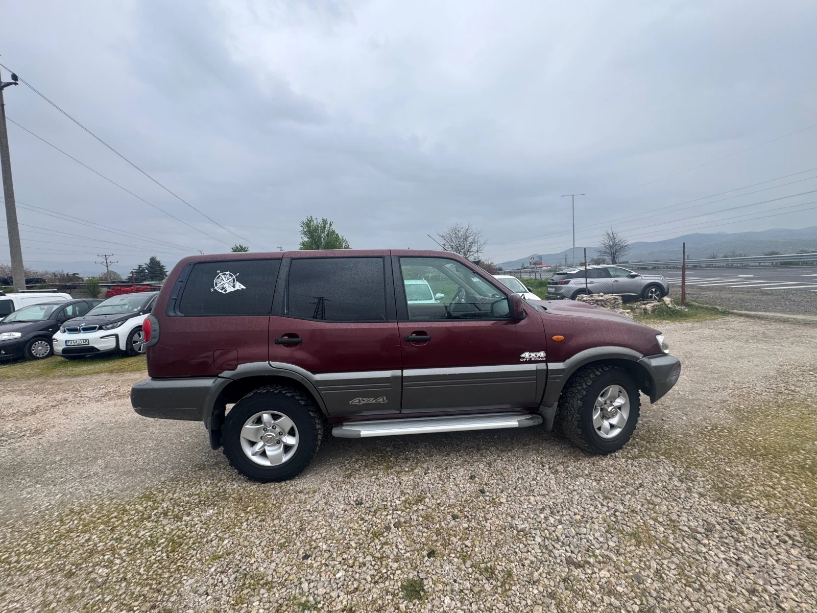 Nissan Terrano 3.0TDI 4x4 7местен Климатик, снимка 4 - Автомобили и джипове - 54205584